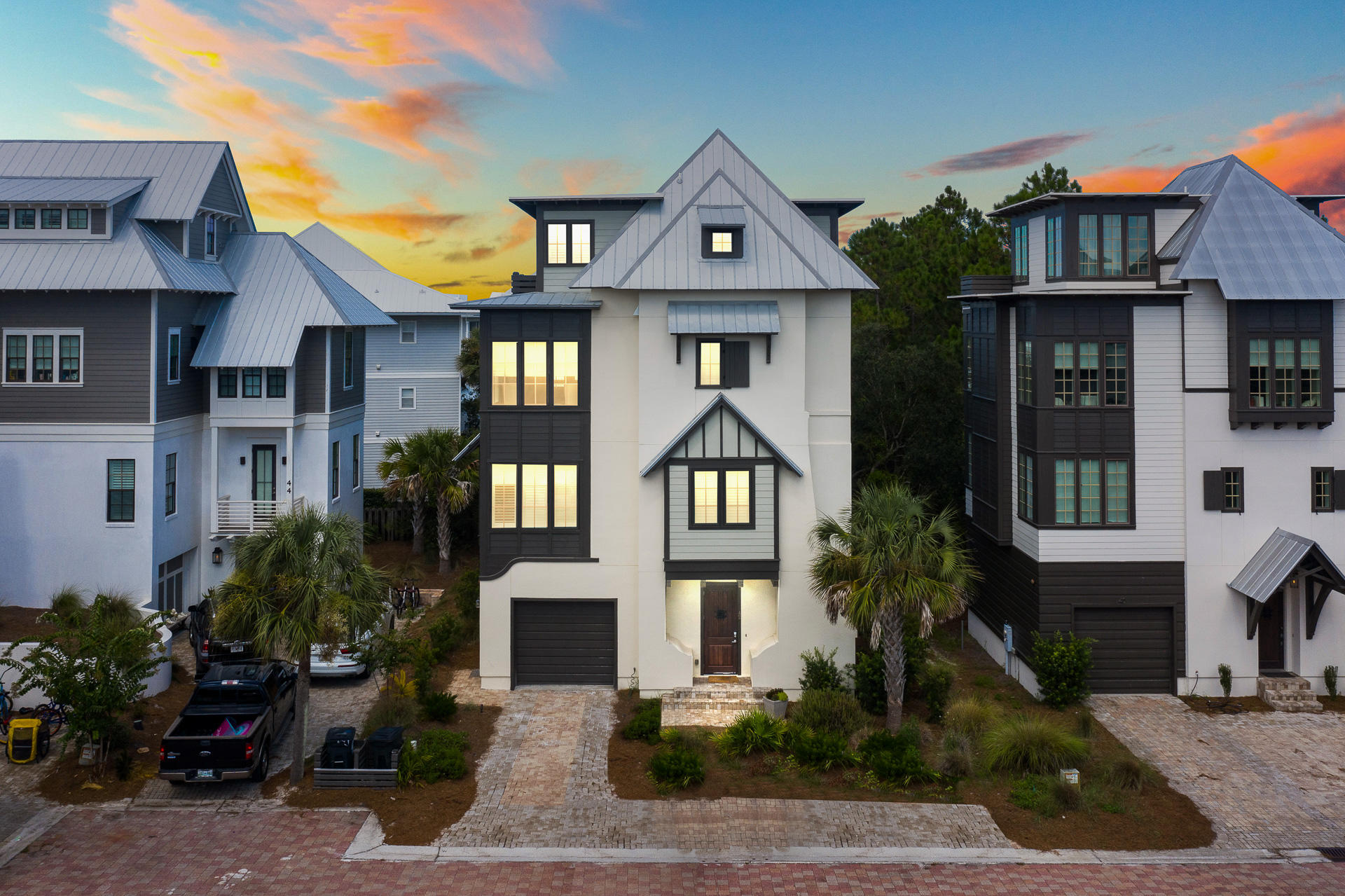 TRESCA PLACE - Residential