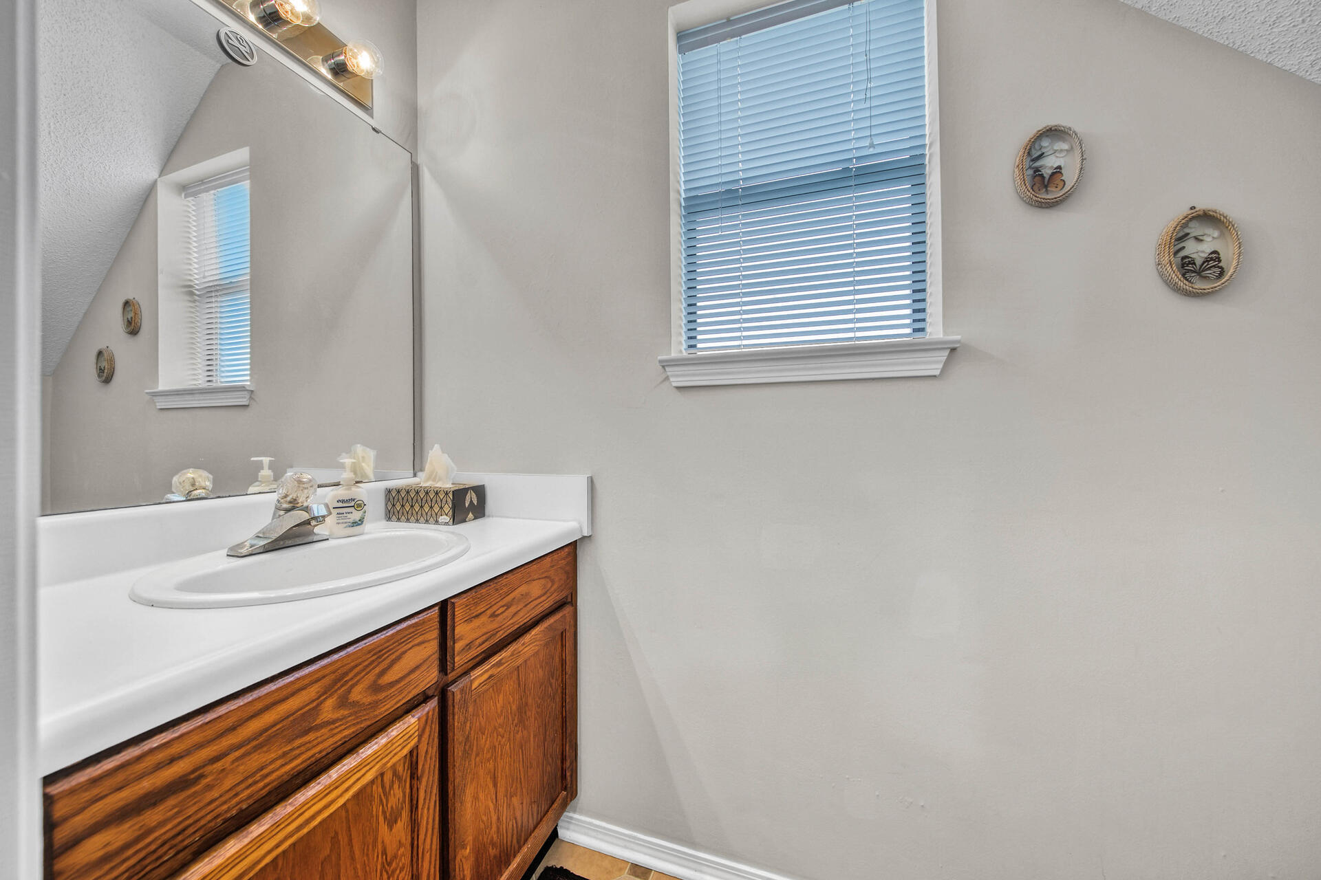 SANDPRINTS CONDO - Residential