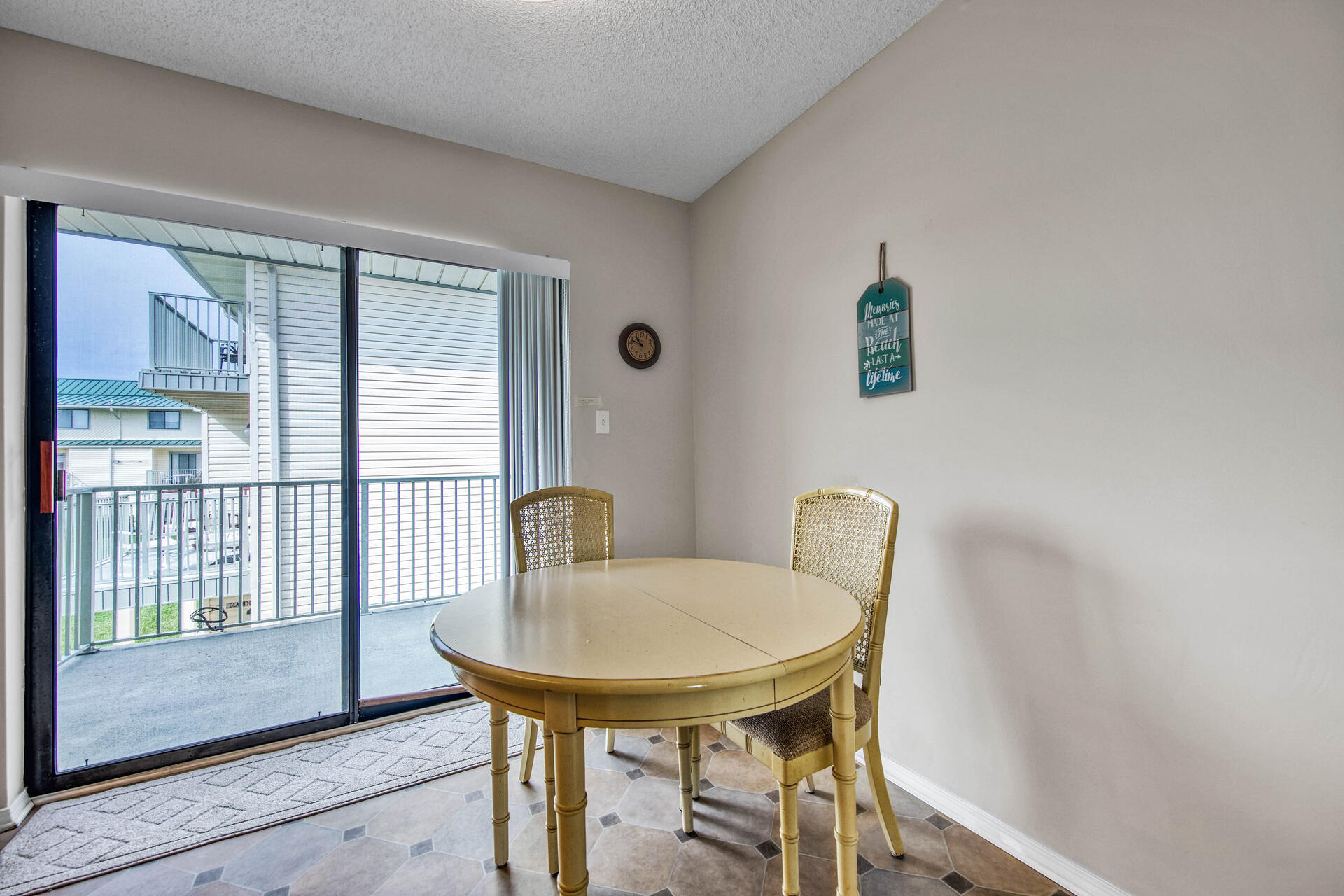 SANDPRINTS CONDO - Residential