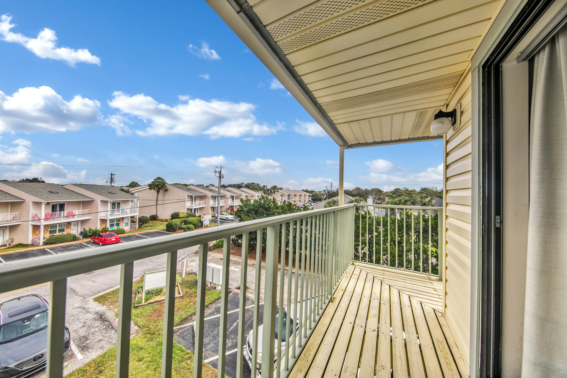 SANDPRINTS CONDO - Residential