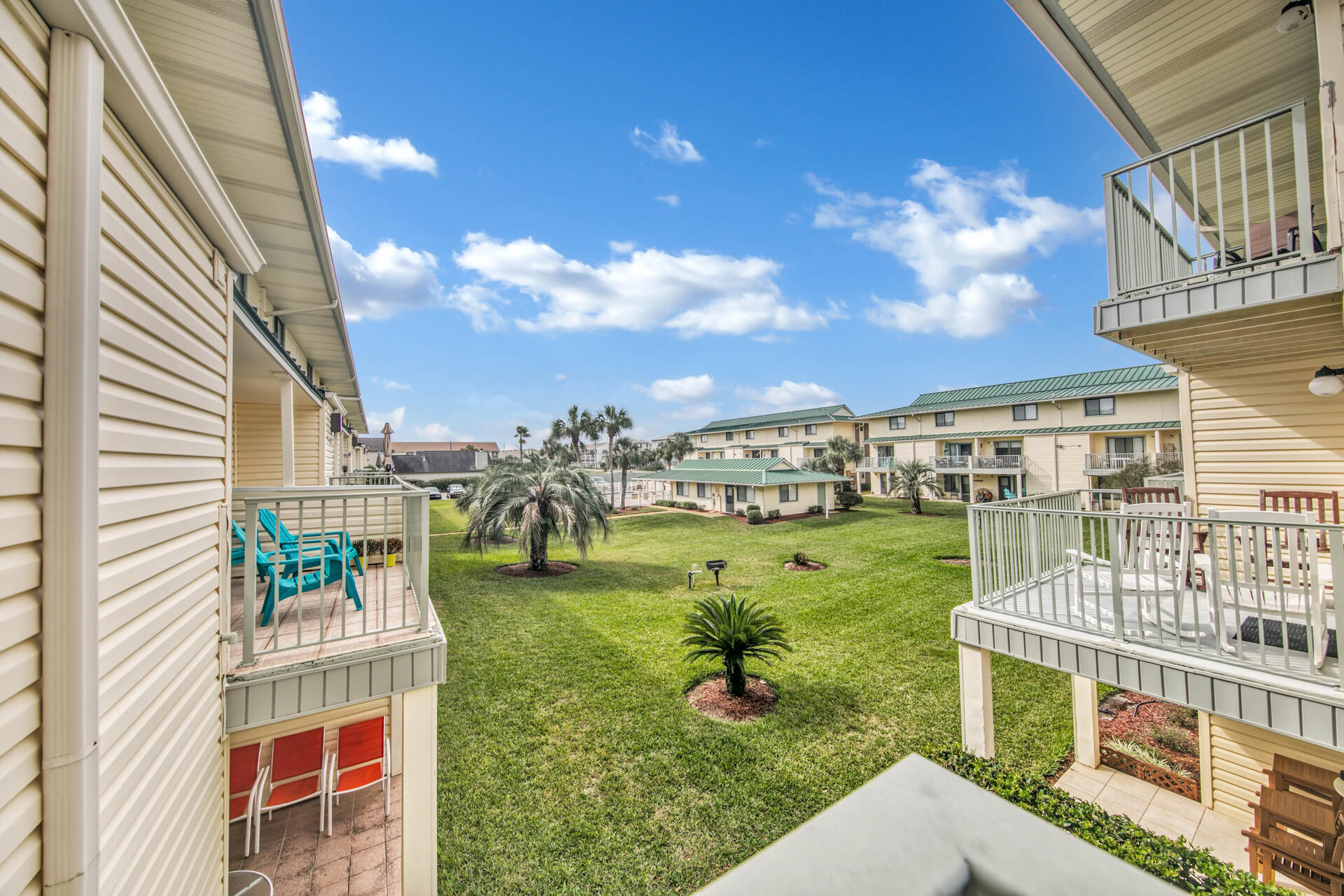 SANDPRINTS CONDO - Residential
