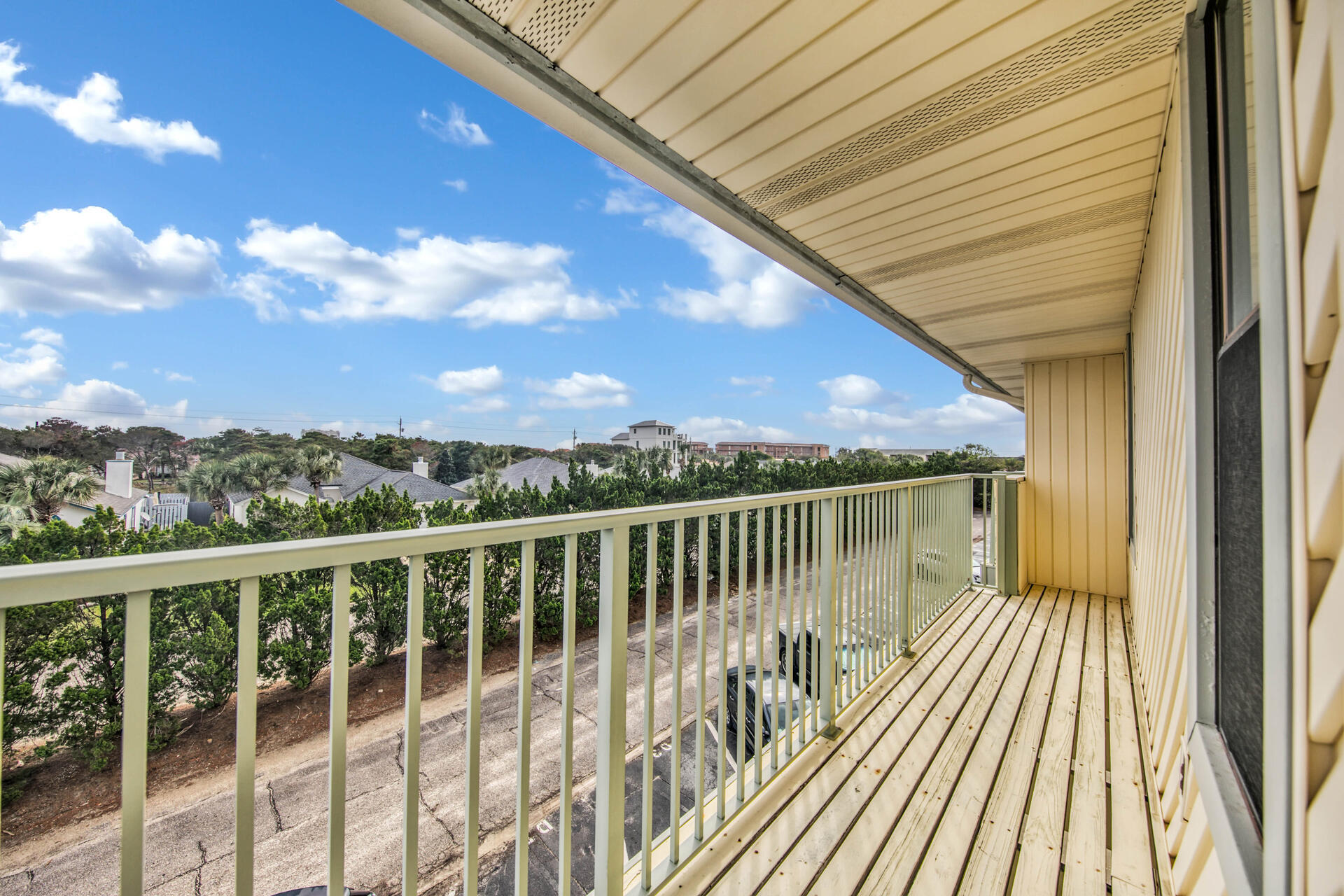 SANDPRINTS CONDO - Residential