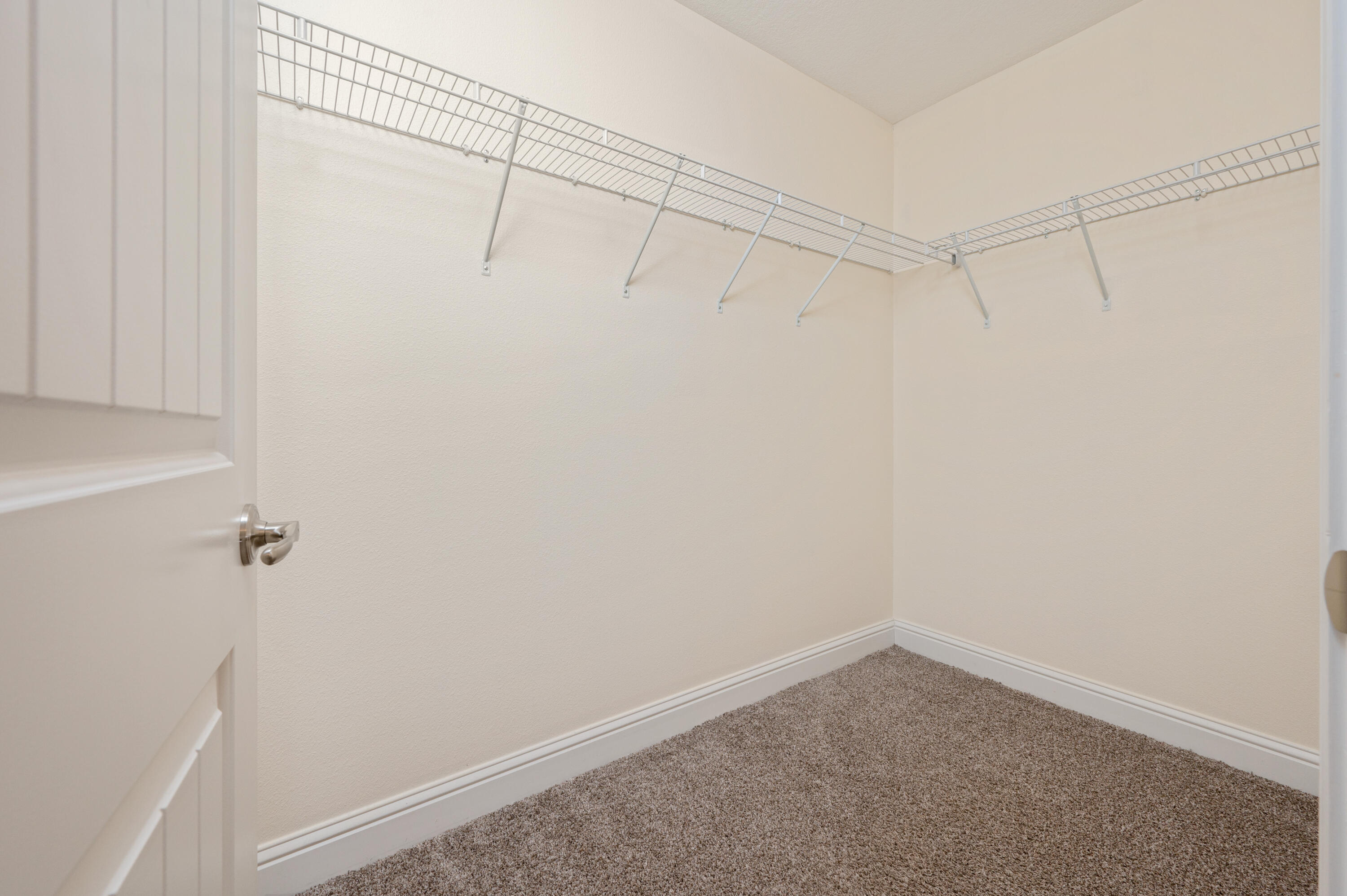 BROOKE ESTATES PH III - Residential Lease