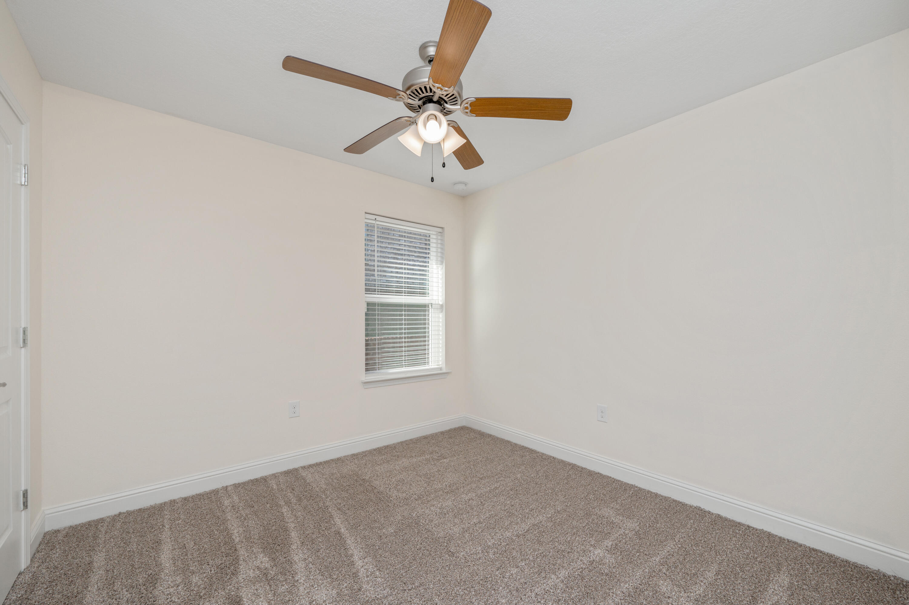 BROOKE ESTATES PH III - Residential Lease
