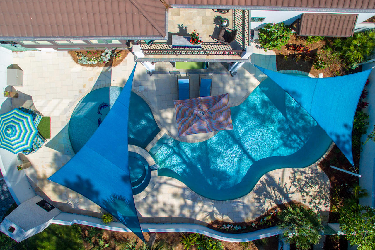 CRESCENT CAYE - Residential