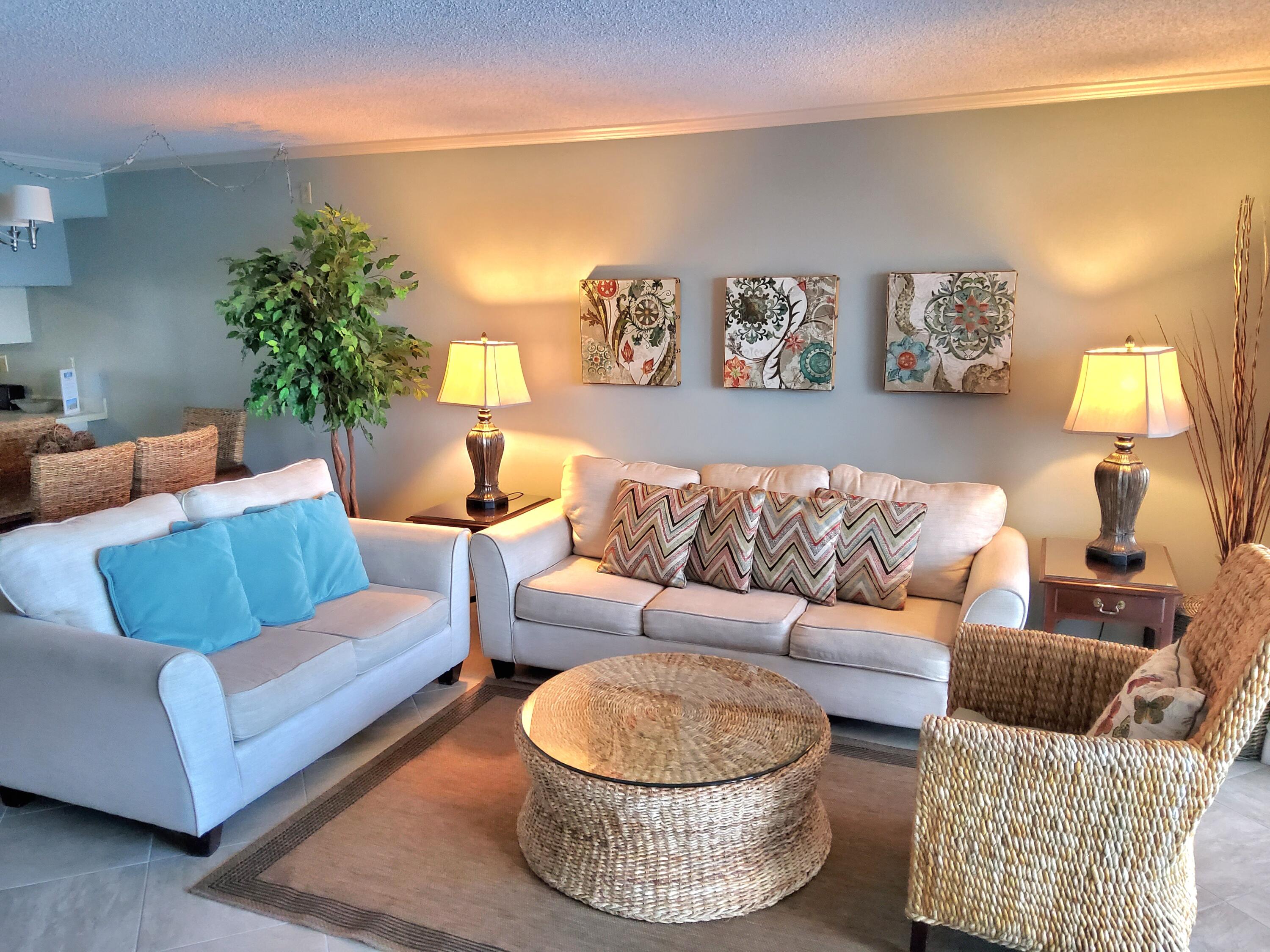 EMERALD TOWERS CONDO - Residential
