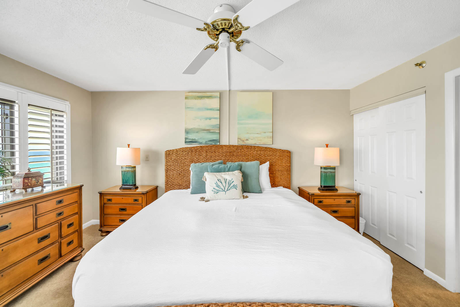 EMERALD TOWERS CONDO - Residential