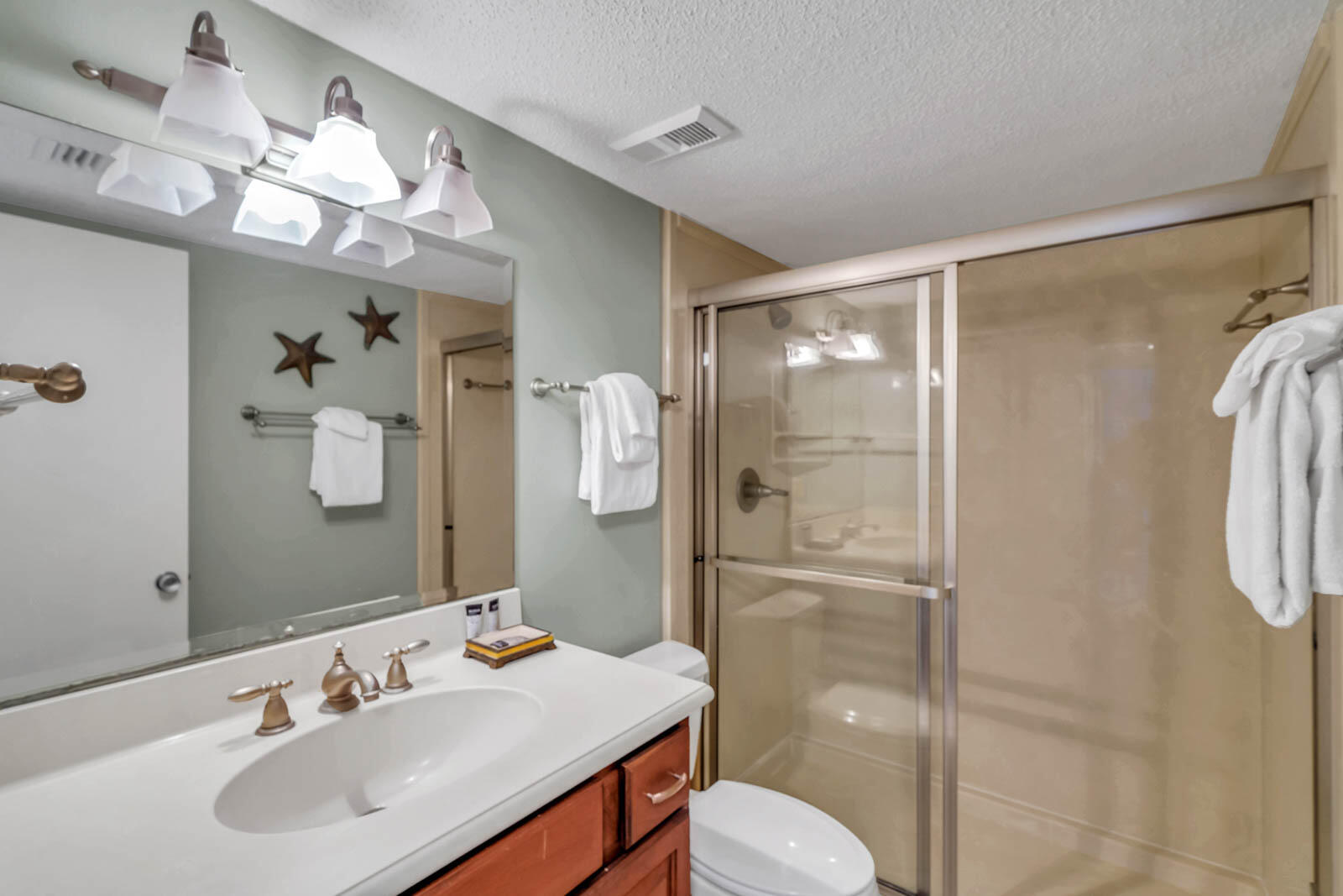 EMERALD TOWERS CONDO - Residential