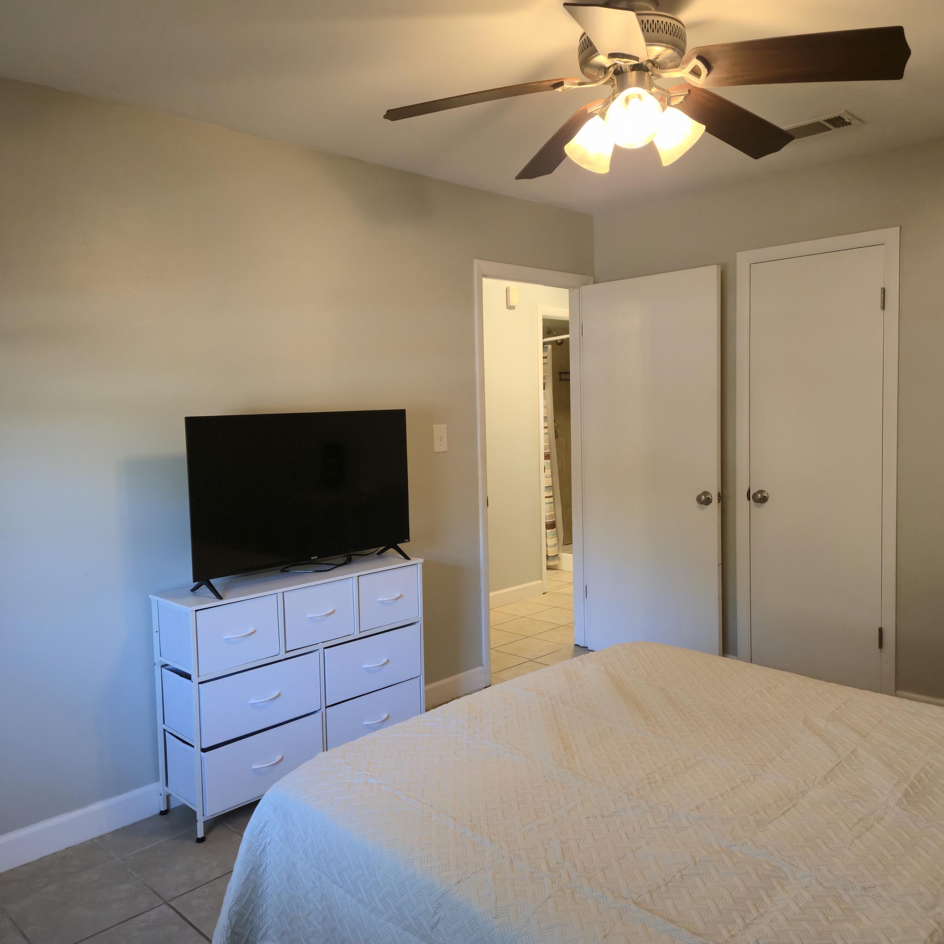 MANOR MANOR 2ND ADD - Residential Lease