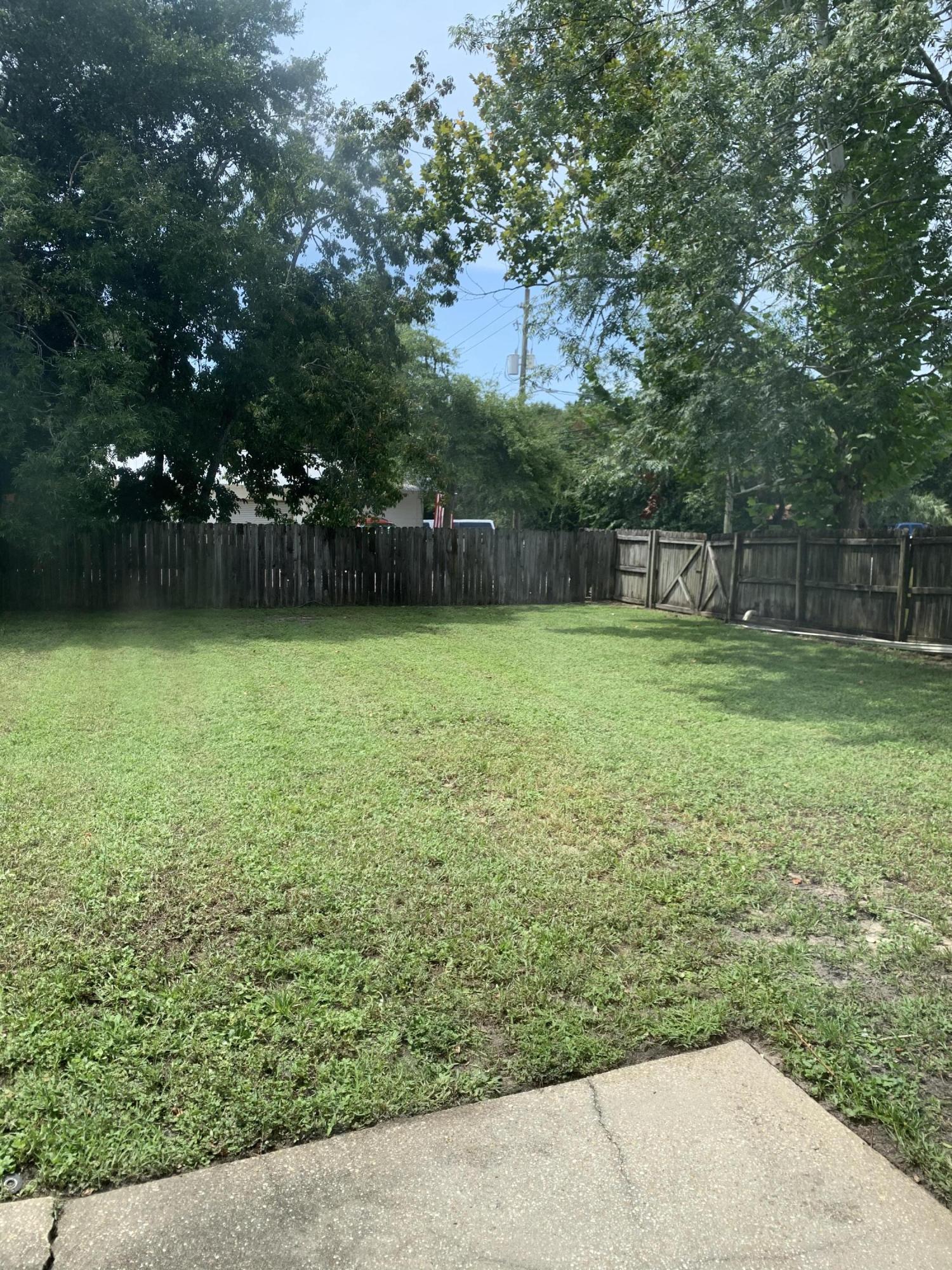 DIAMOND VIEW T/H - Residential Lease