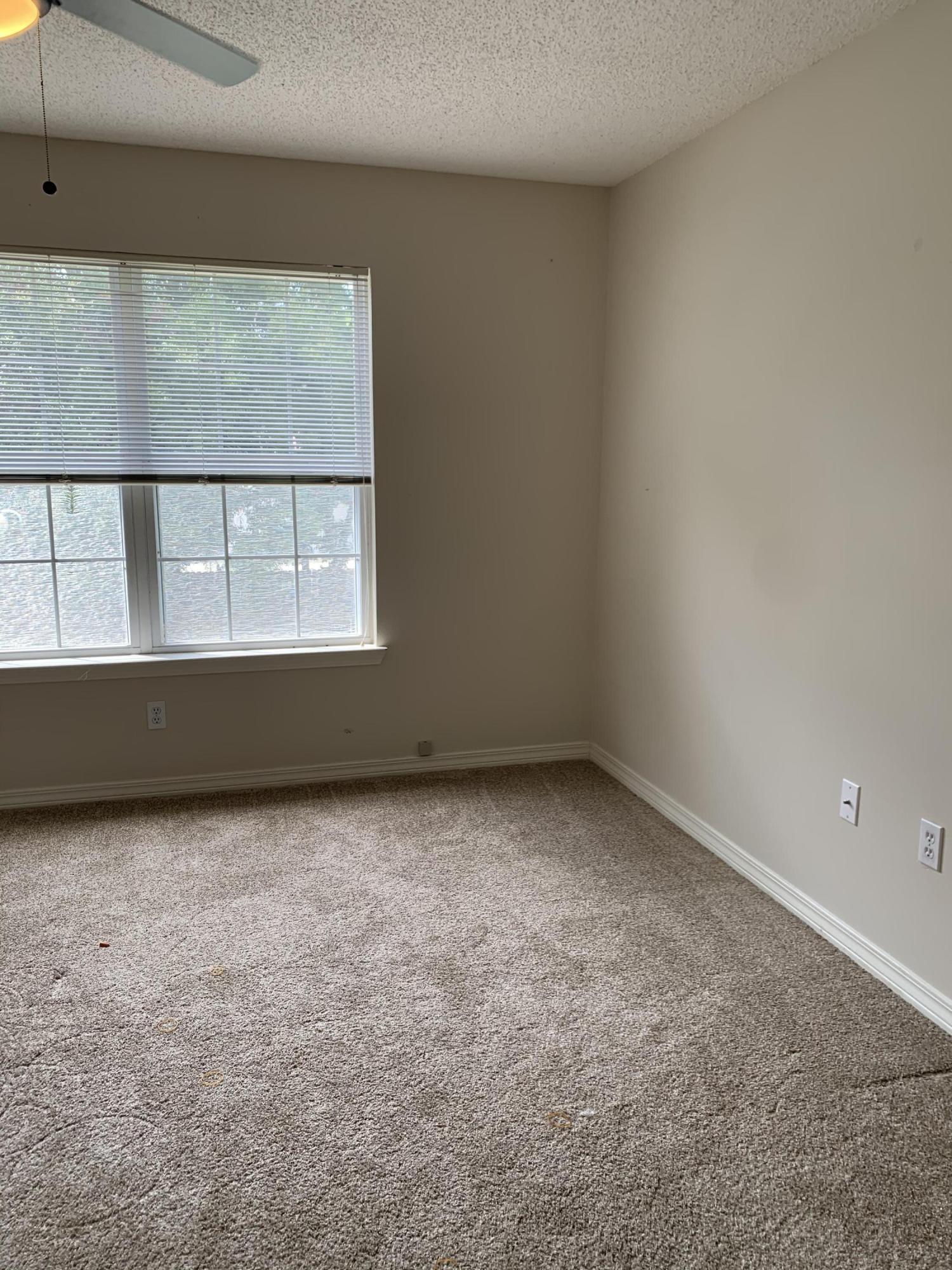 DIAMOND VIEW T/H - Residential Lease