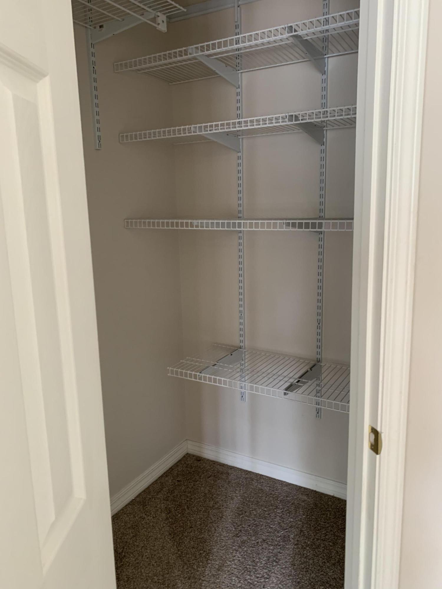DIAMOND VIEW T/H - Residential Lease