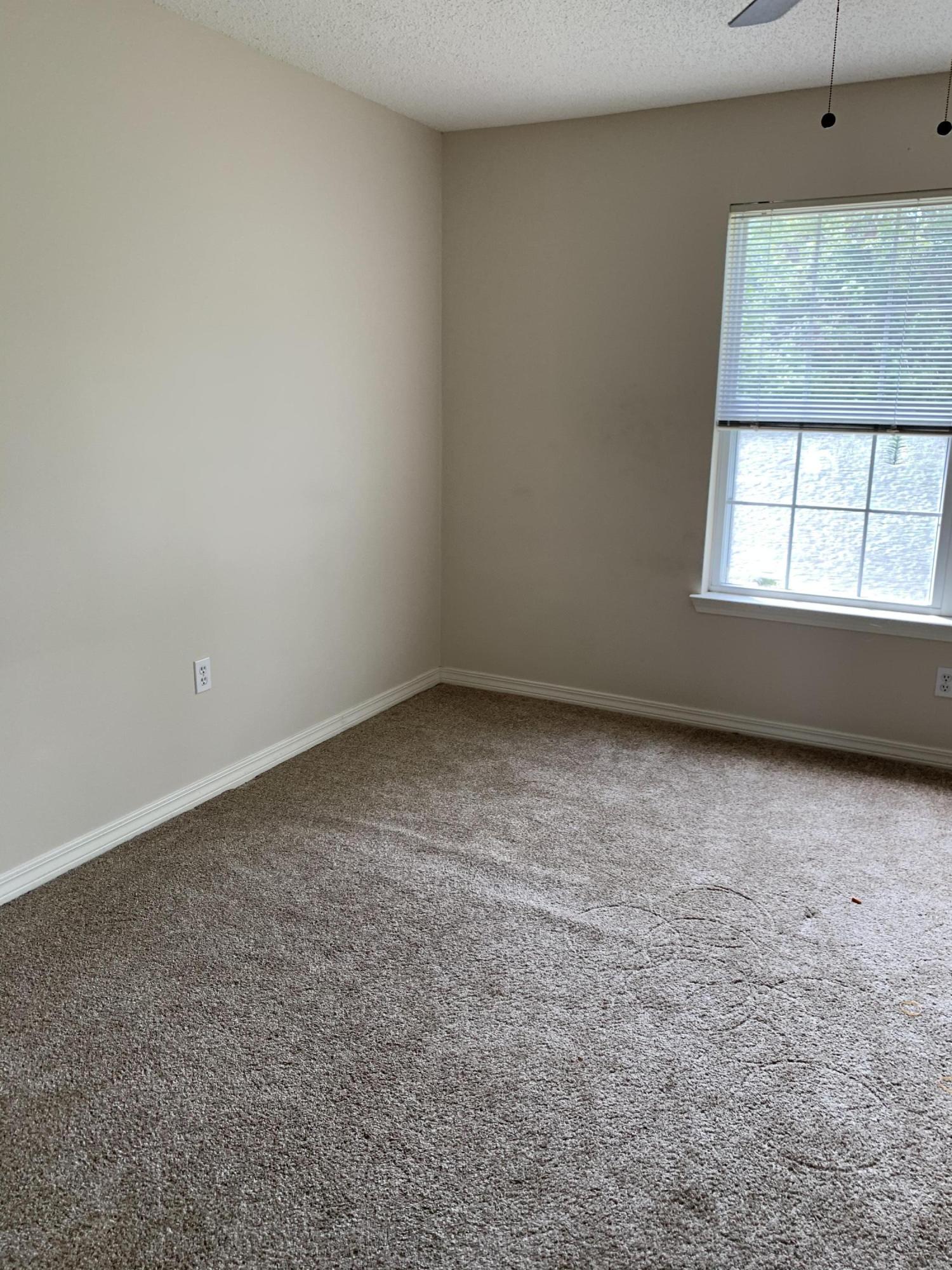 DIAMOND VIEW T/H - Residential Lease