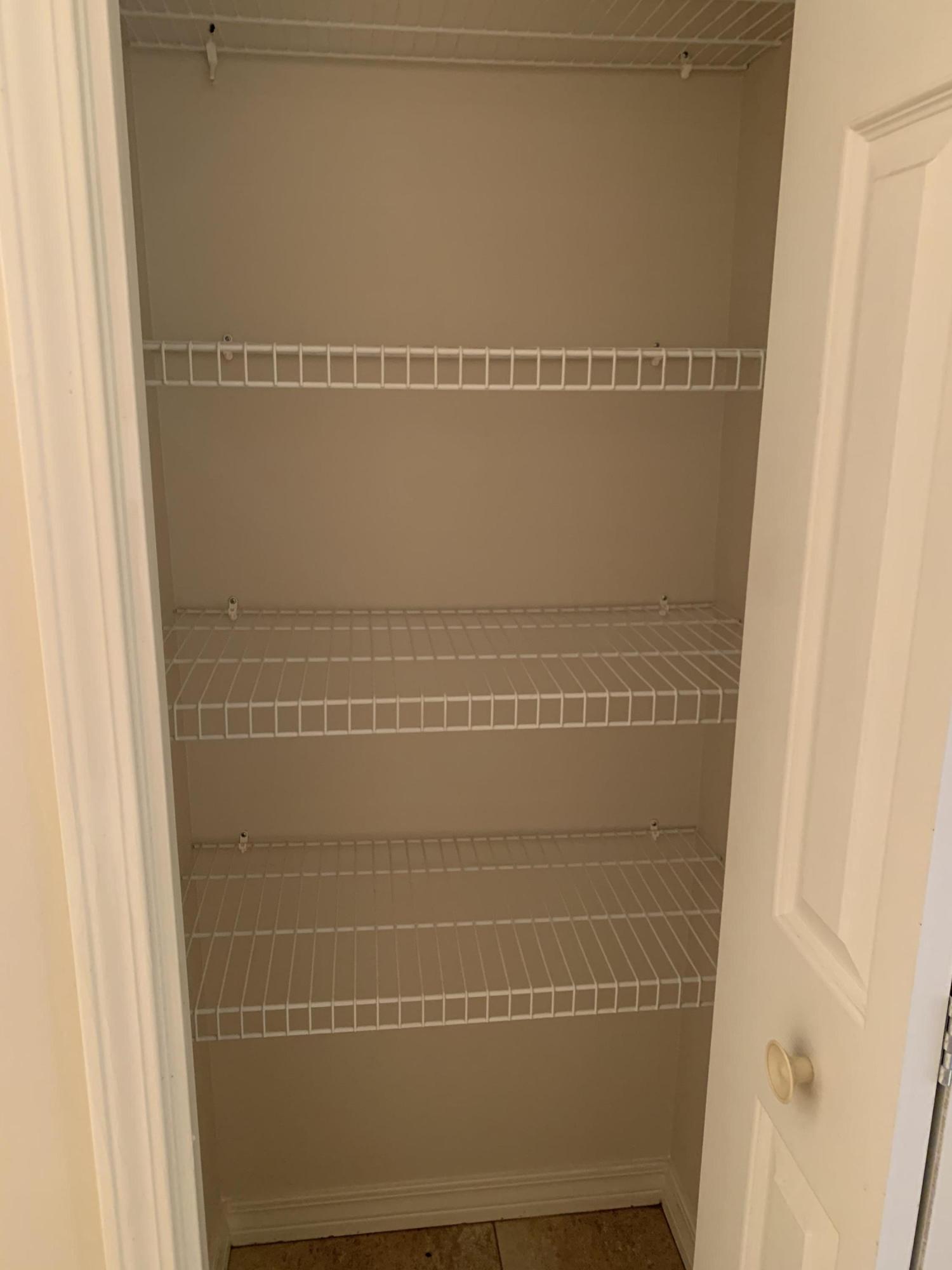DIAMOND VIEW T/H - Residential Lease