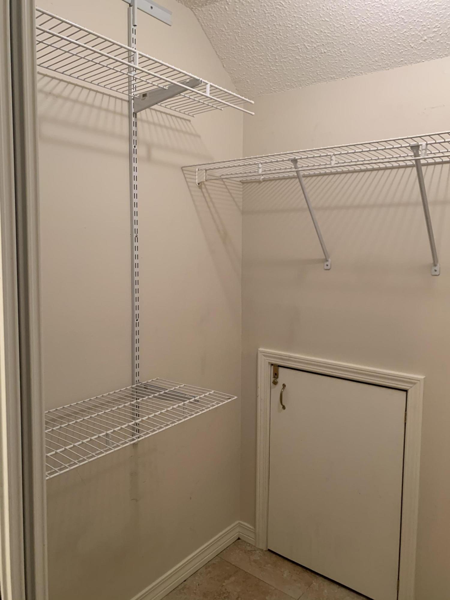 DIAMOND VIEW T/H - Residential Lease