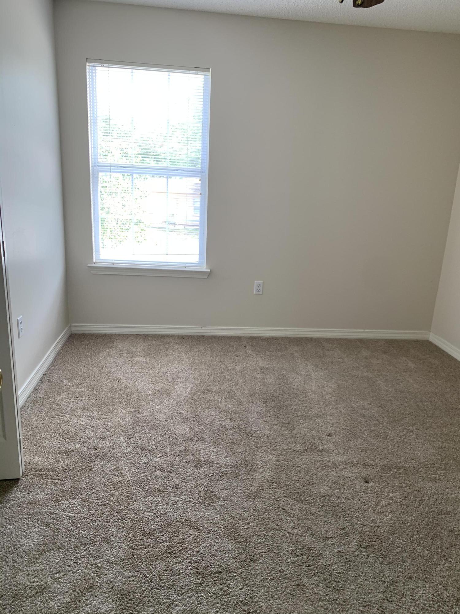 DIAMOND VIEW T/H - Residential Lease
