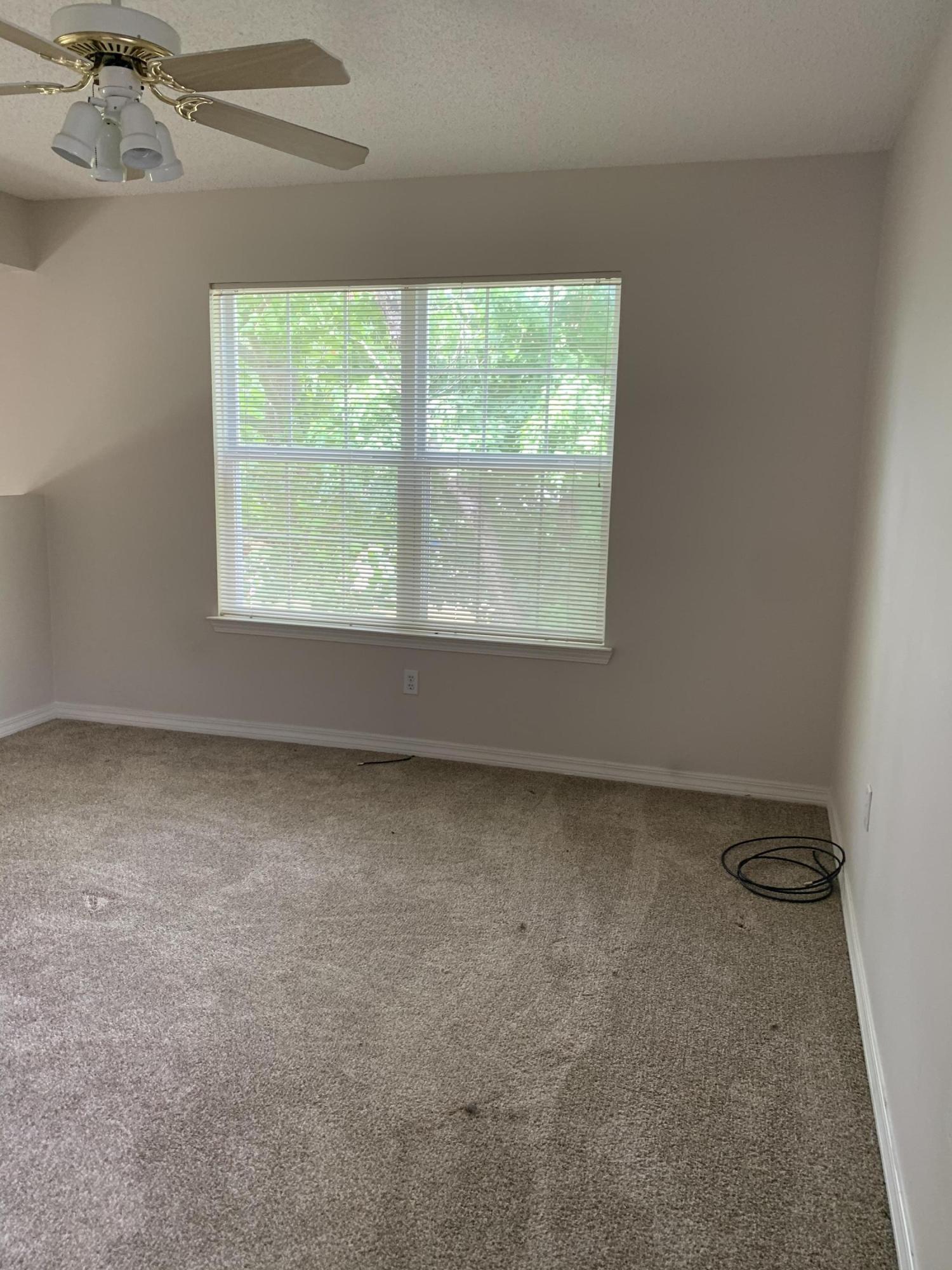 DIAMOND VIEW T/H - Residential Lease