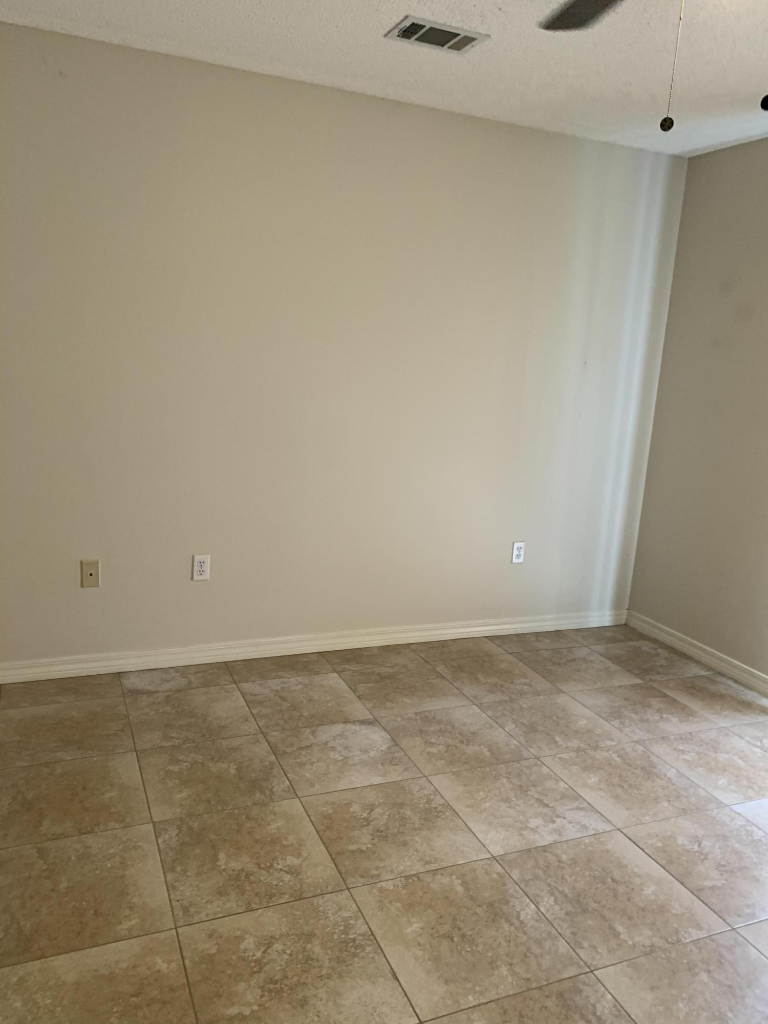 DIAMOND VIEW T/H - Residential Lease