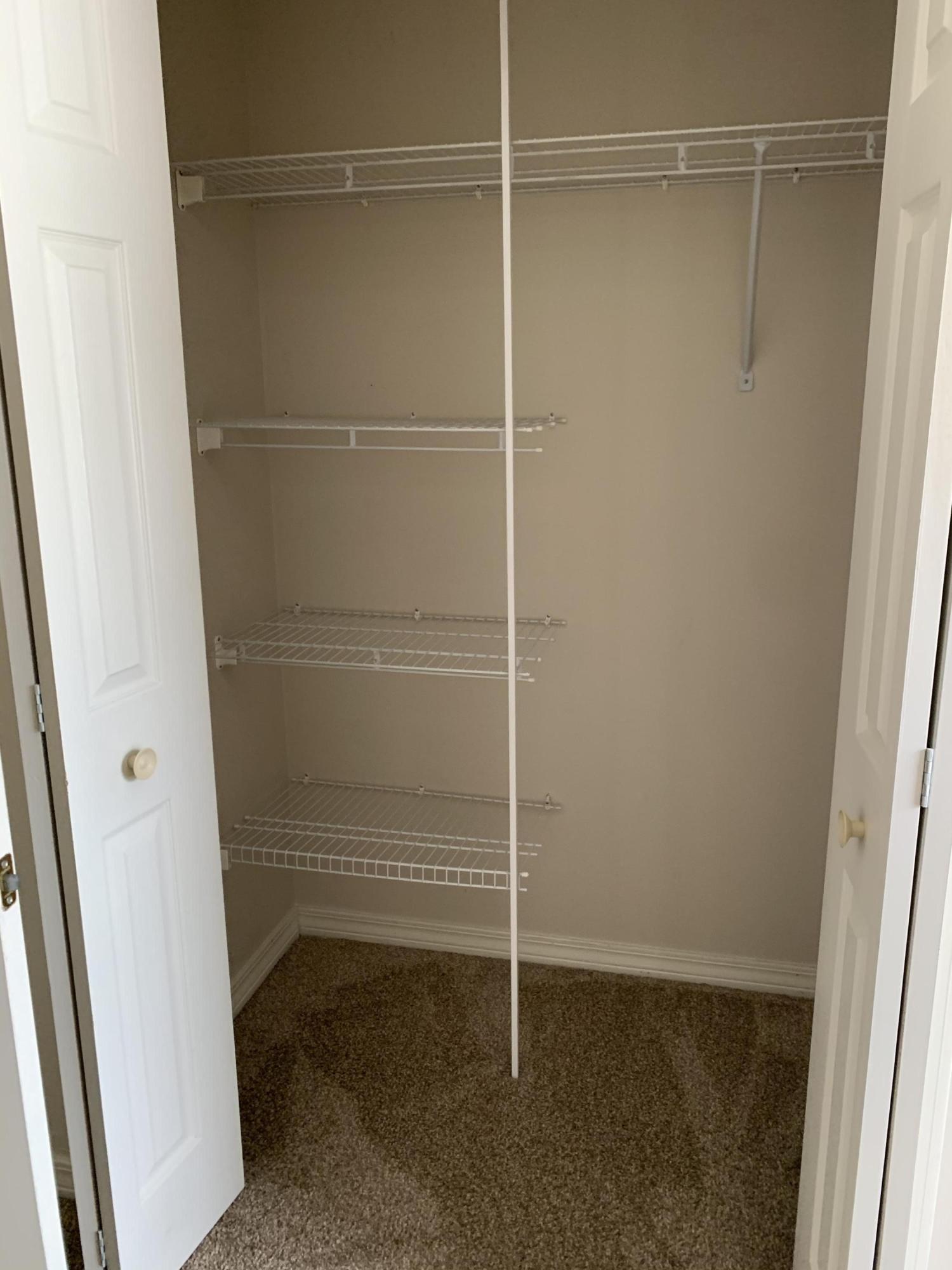 DIAMOND VIEW T/H - Residential Lease