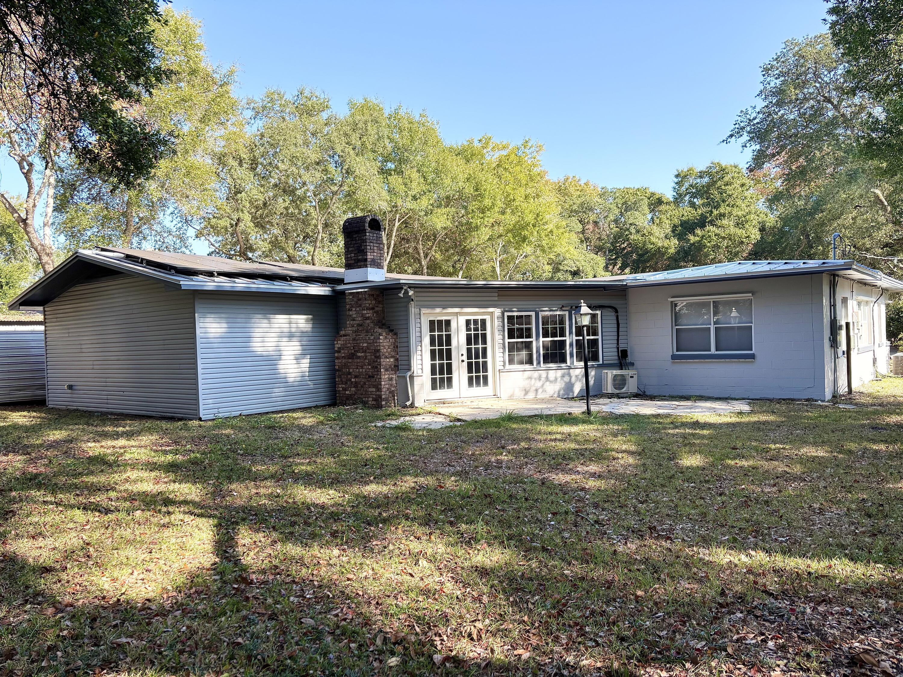 ELLIOTTS POINT 7TH ADDN - Residential Lease