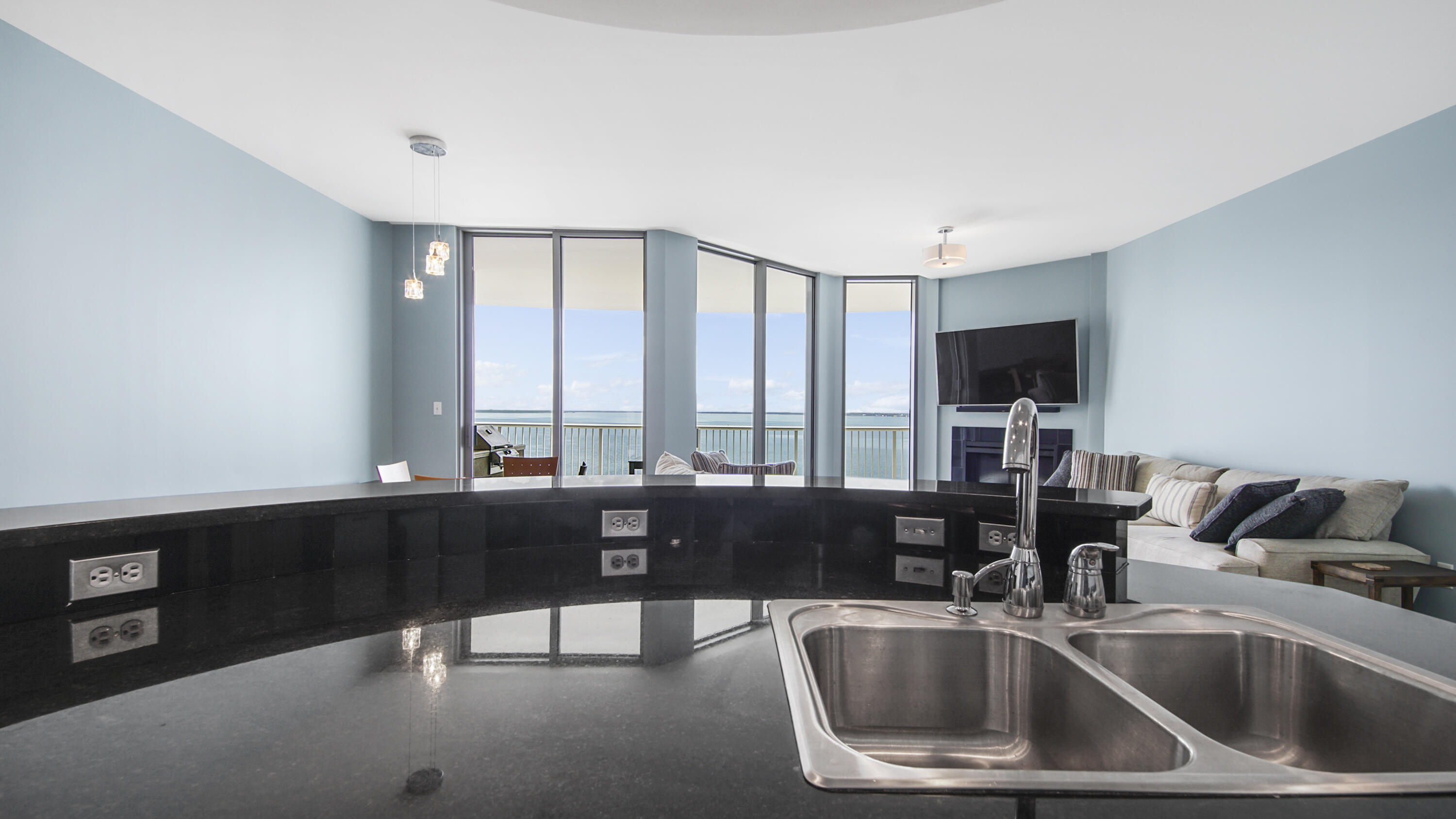 MARINA LANDING - Residential