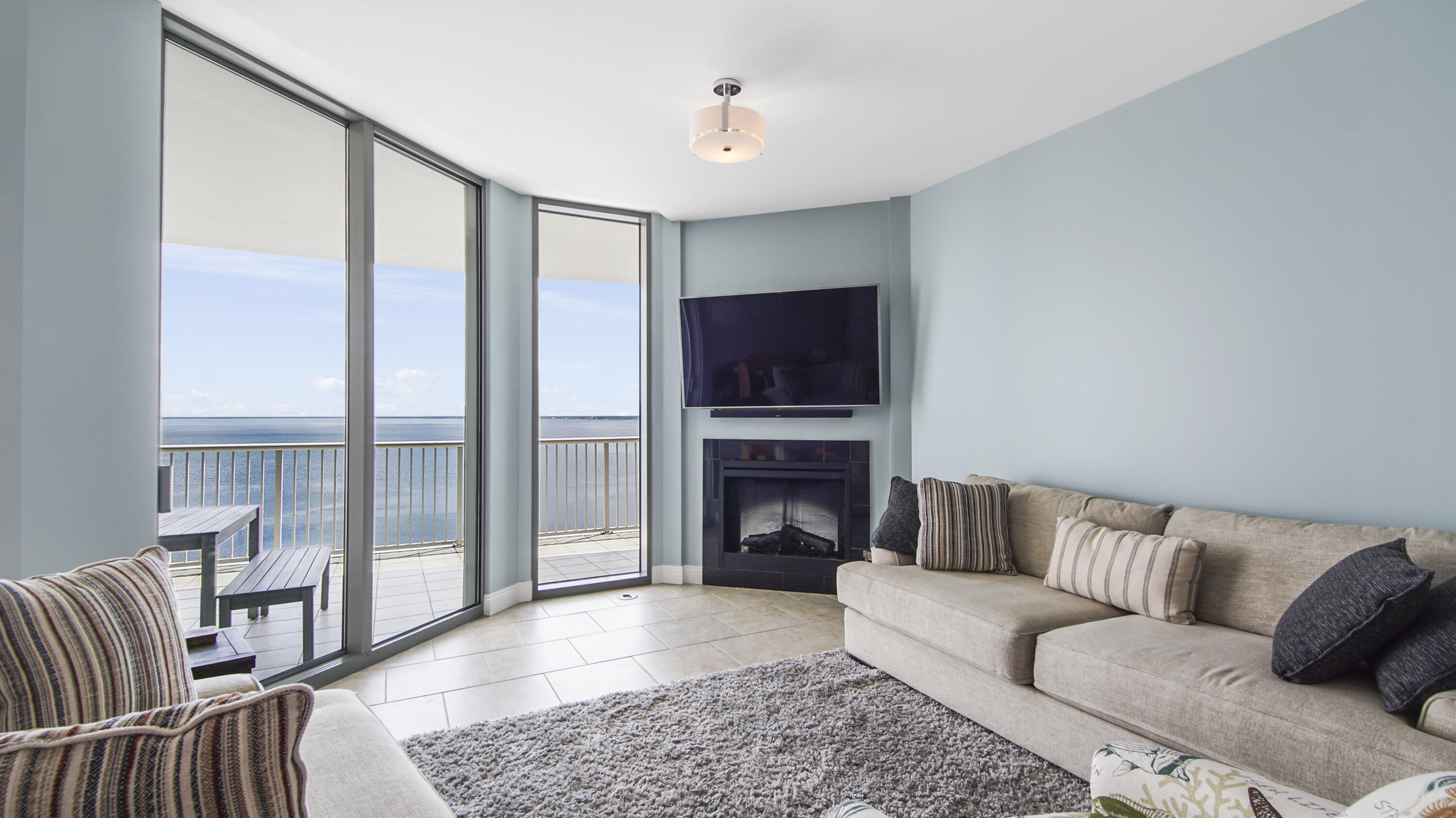 MARINA LANDING - Residential