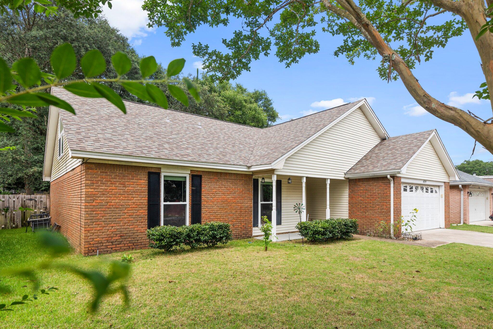 PARKWOOD LANE BLUEWATER BAY - Residential Lease