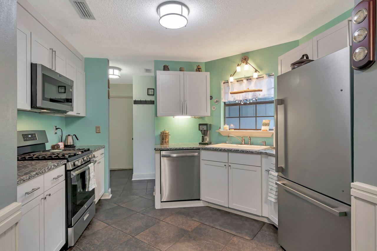PINE MEADOWS 2ND ADDN - Residential