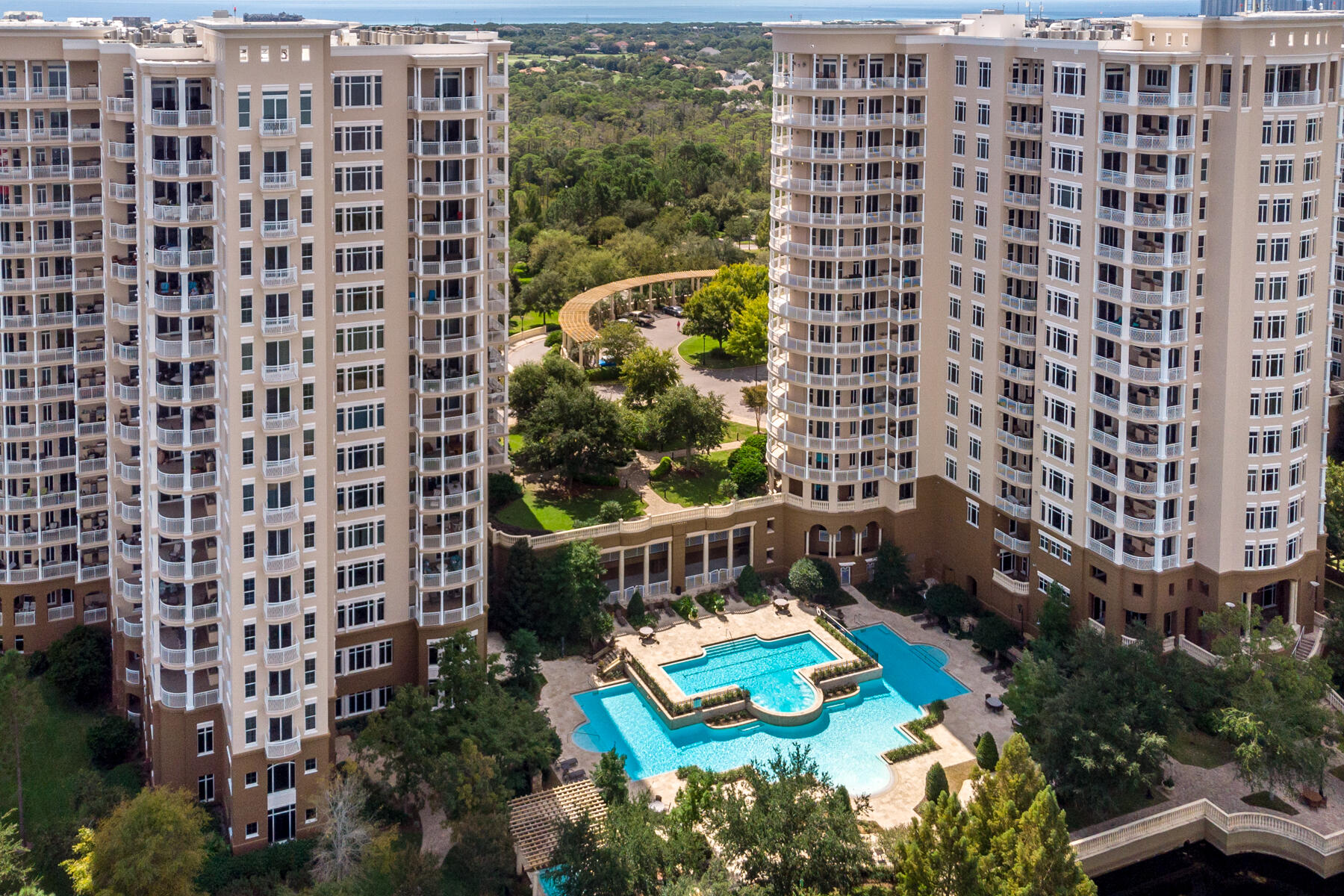ONE WATER PLACE AT KELLY PLANTATION - Residential