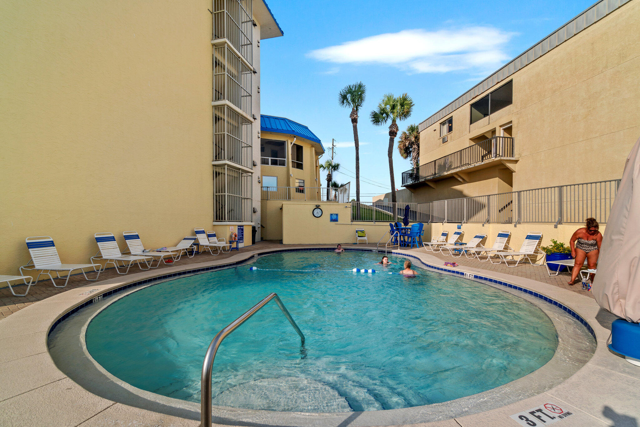 CONTINENTAL CONDO - Residential