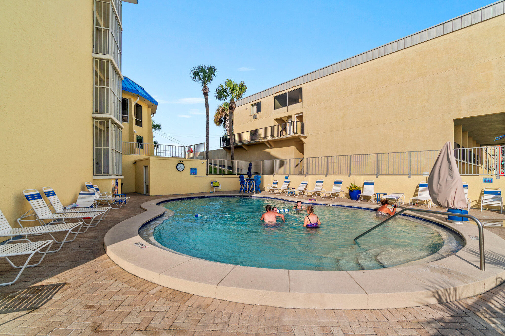 CONTINENTAL CONDO - Residential