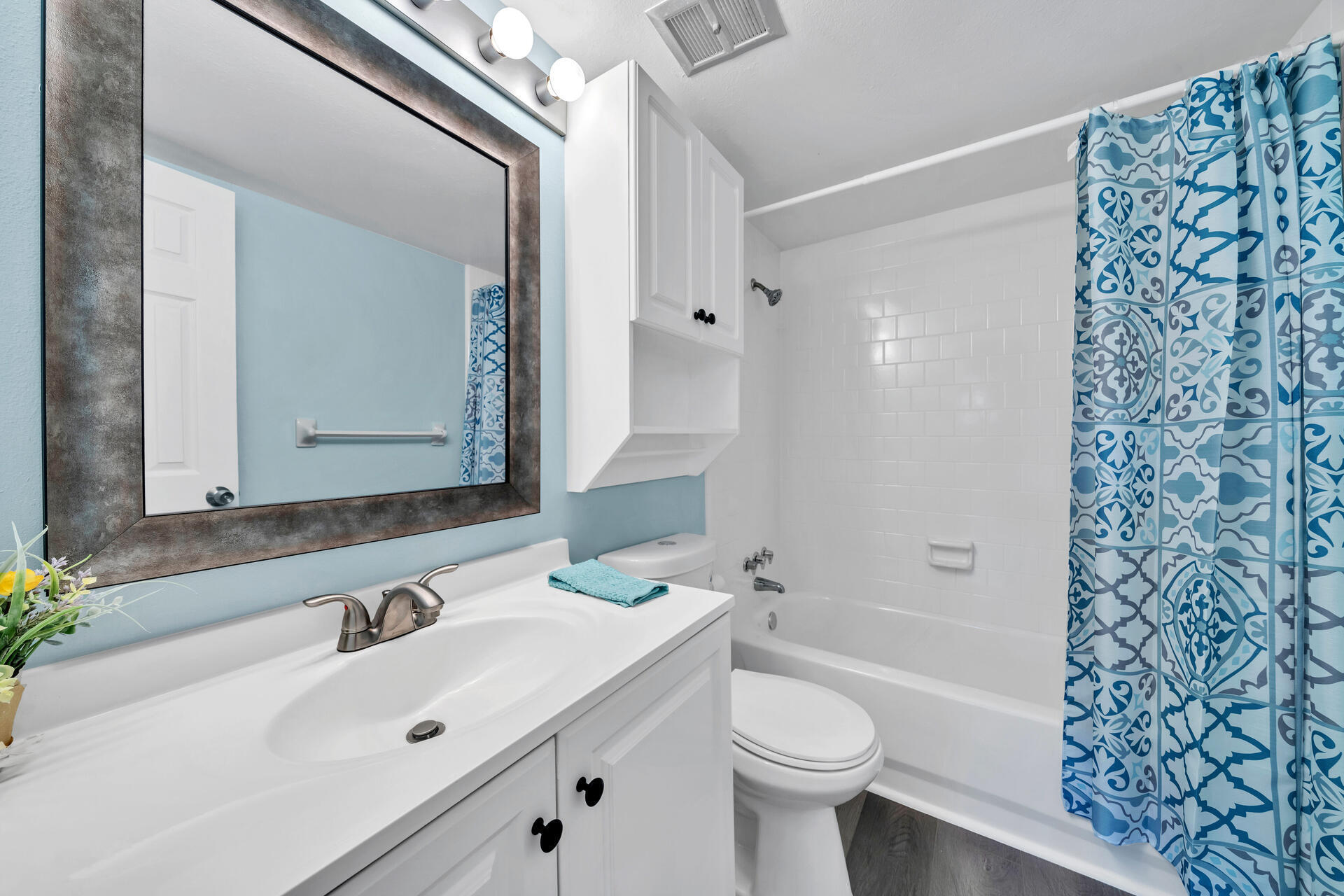 CENTURY PARK WEST - Residential Lease