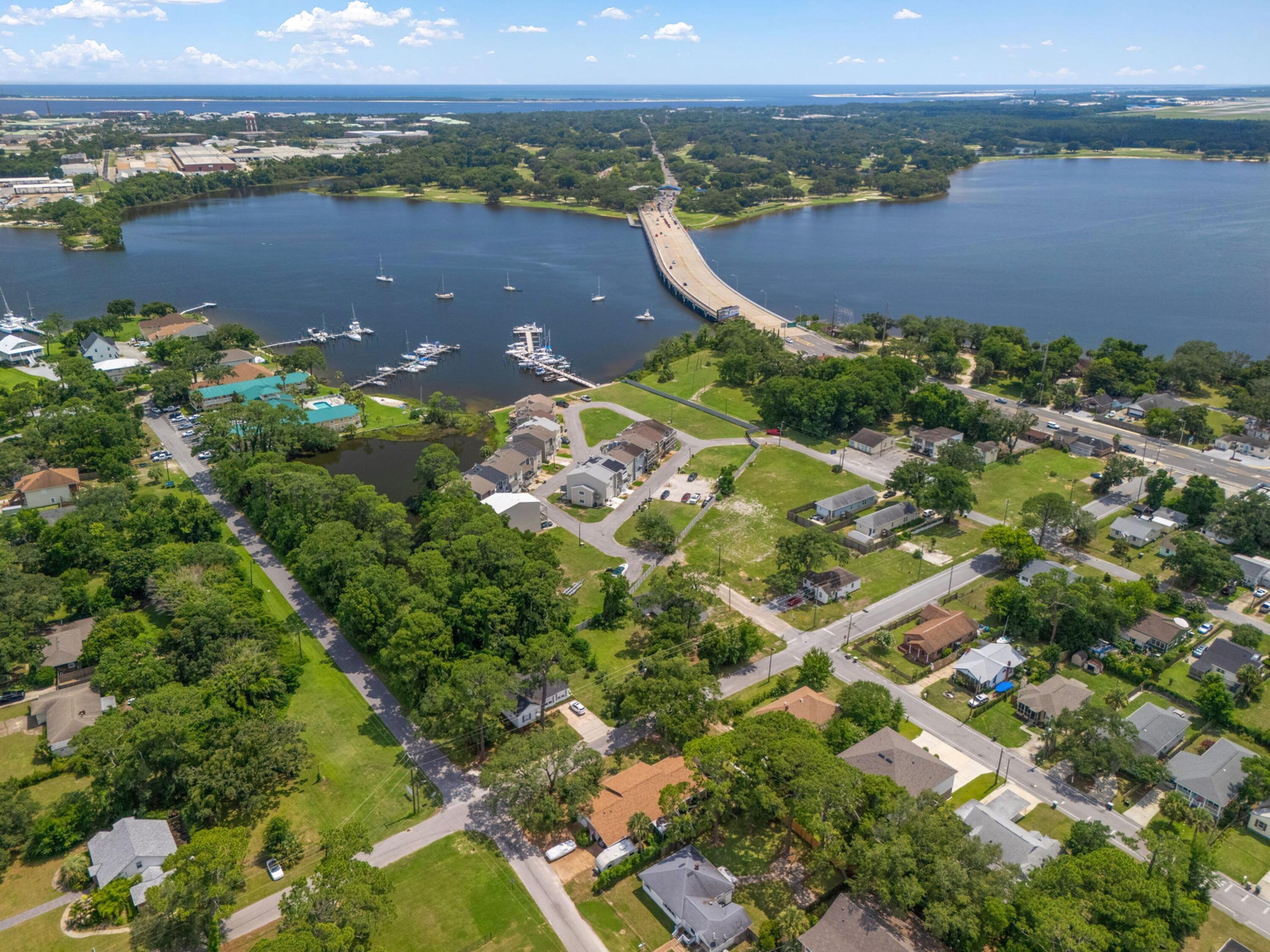 SPINNAKER COVE - Land