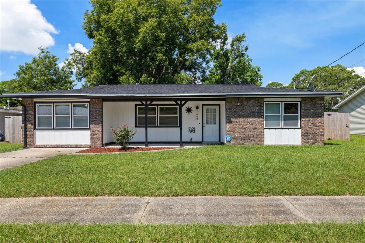 AVAILABLE NOW...3bd/2bth Located within minutes of Hurlburt Field and Eglin AFB. Converted garage that can be used as additional living space, dining room, office, playroom, etc. This home features new laminate flooring throughout. The galley style kitchen provides ample counter space. Large fenced-in backyard! Also features a screened in back porch and a fire pit. 
NO smoking. Pets are allowed upon approval with a non-refundable pet fee. 600 minimum FICO credit score required in addition to meeting rental criteria. We also offer a security deposit waiver option for tenants such that they do not have to pay a security deposit upfront. Terms and conditions apply. Review addenda for details.

All applicants are required to complete an application on PetScreening.com regardless of if they own a pet or not. Applicants with an ESA are also required to complete the application.