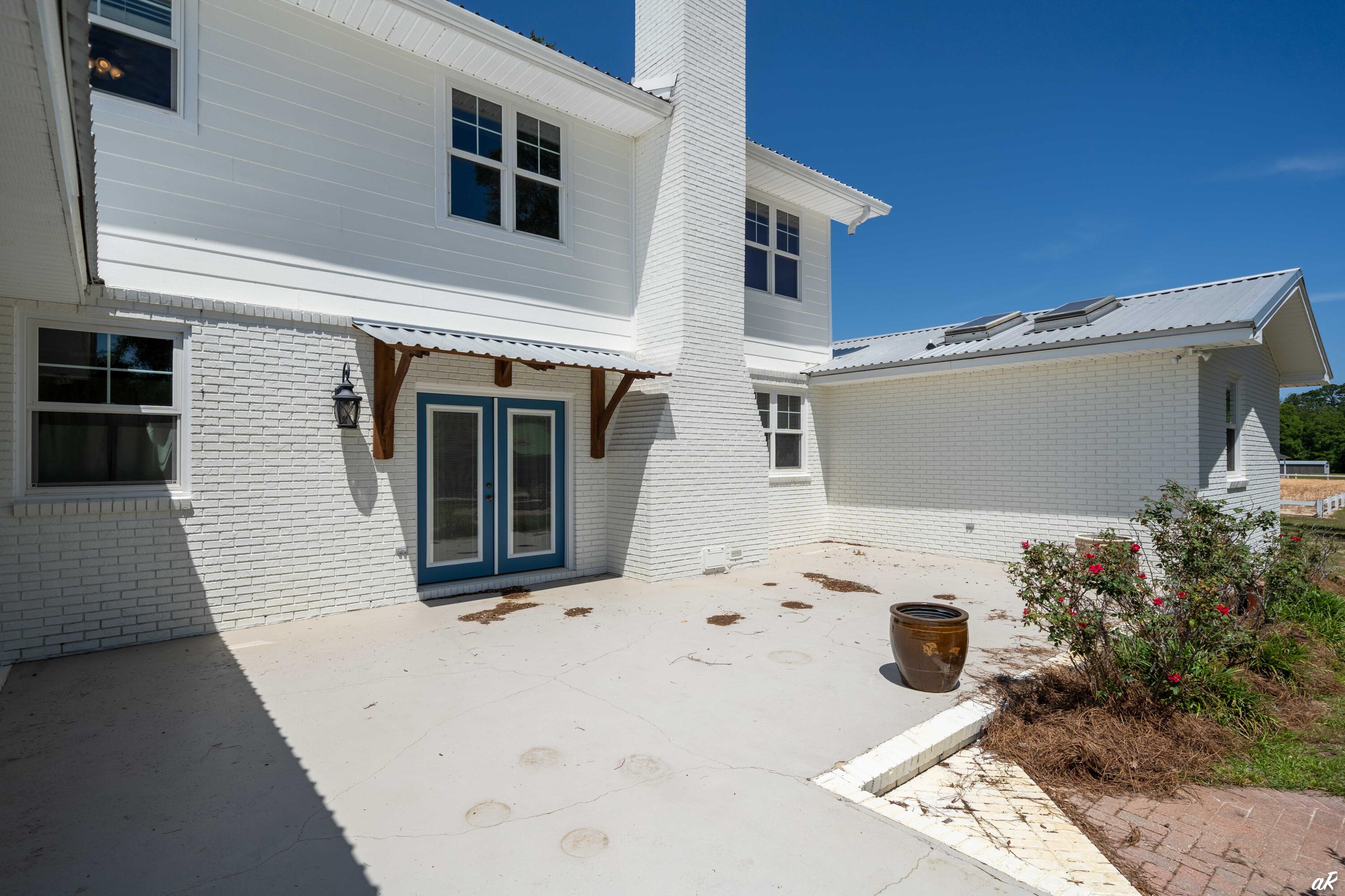 NO RECORDED SUBDIVISION - Residential