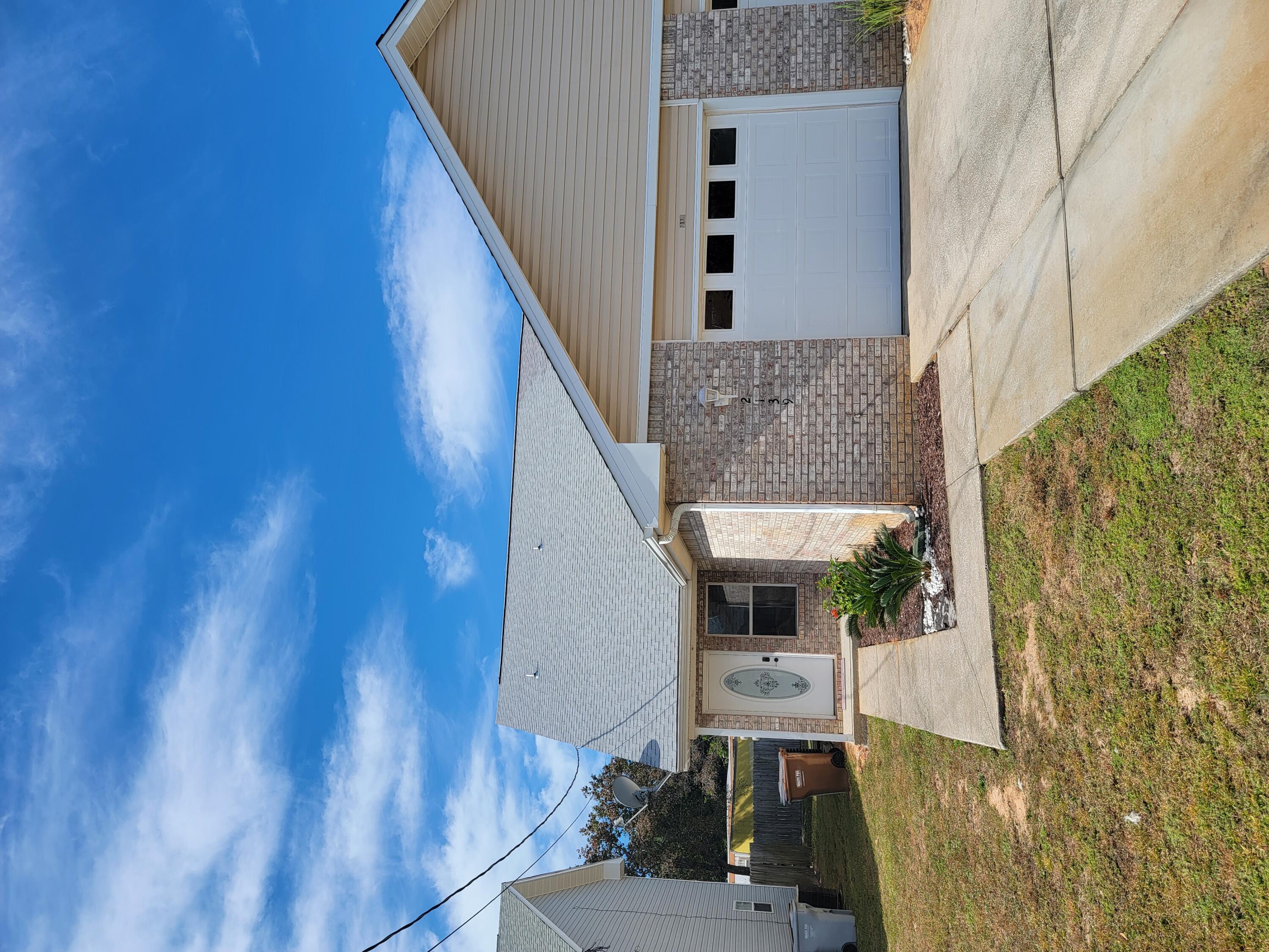 SANTA ROSA OAKS CONDOMINIUM - Residential Lease