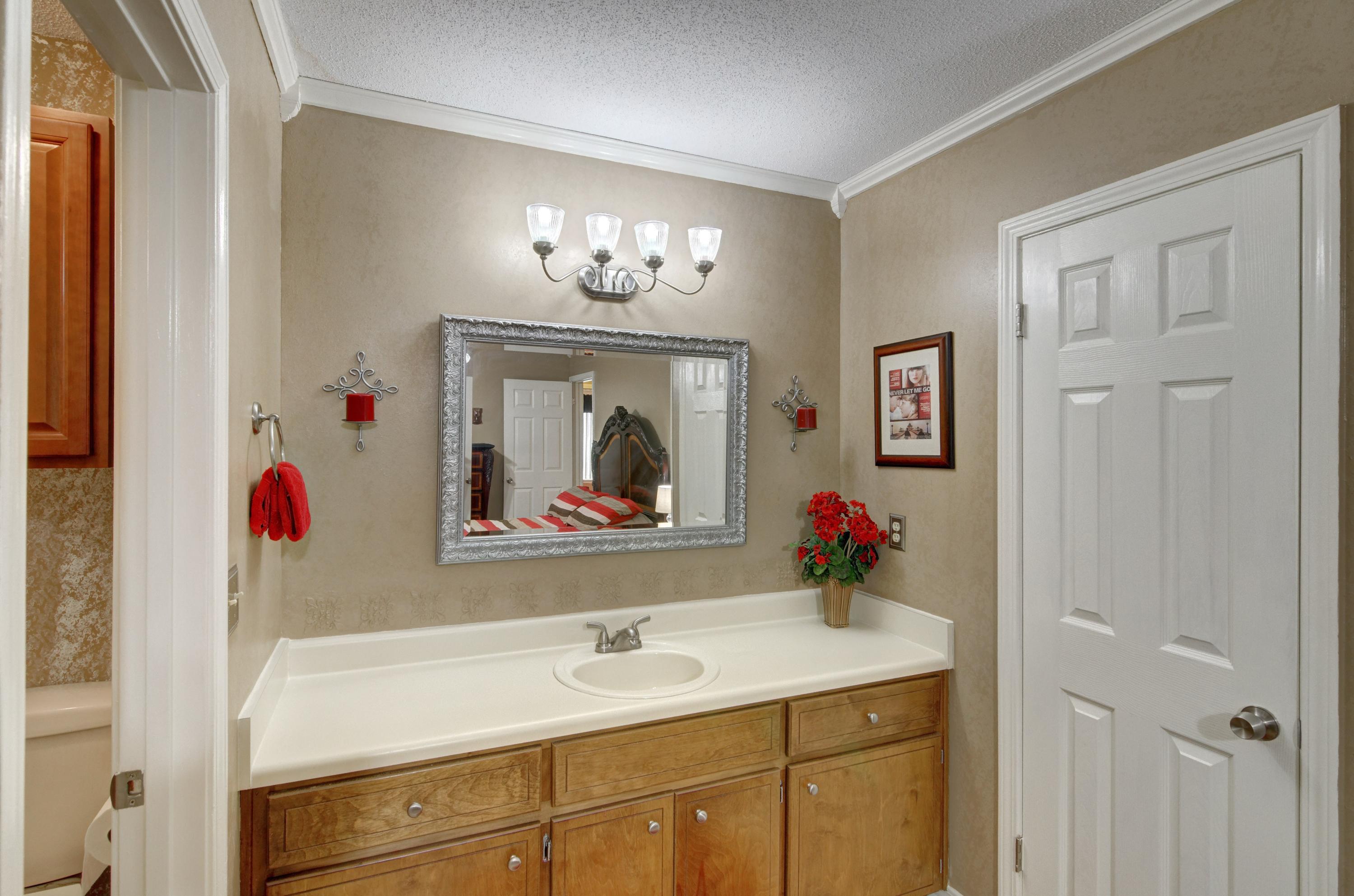 SADDLE CREEK - Residential