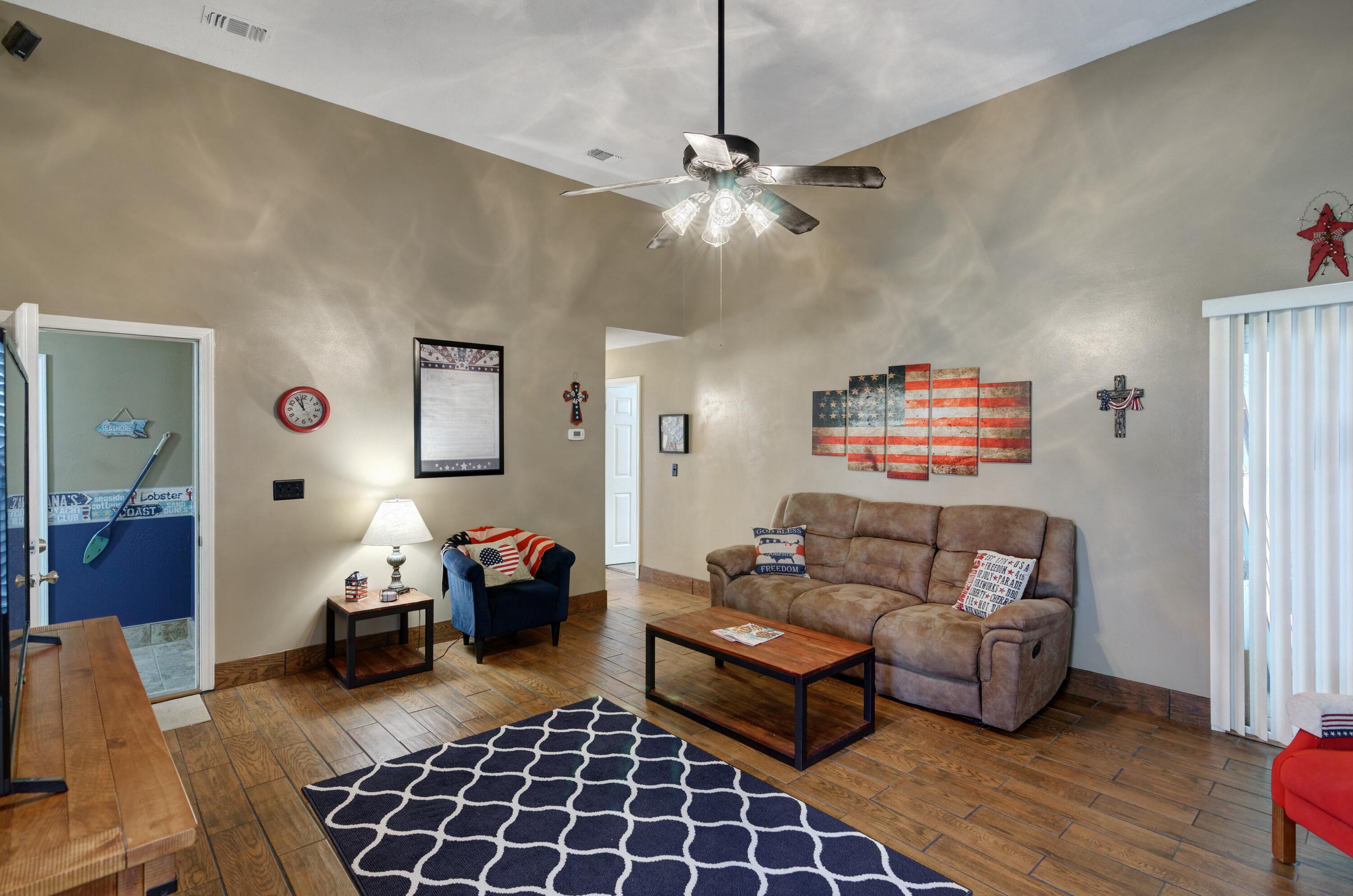 SADDLE CREEK - Residential