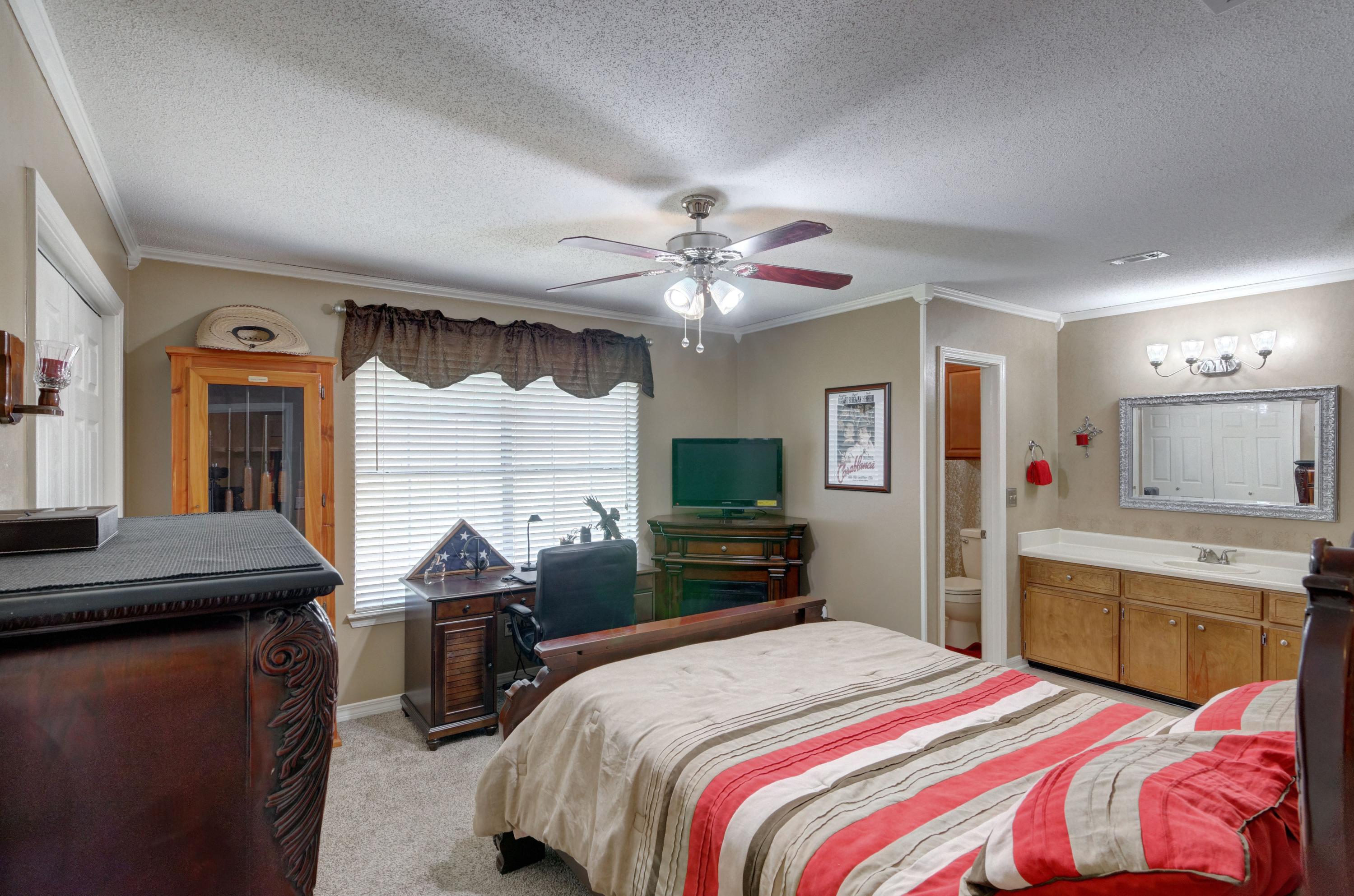 SADDLE CREEK - Residential