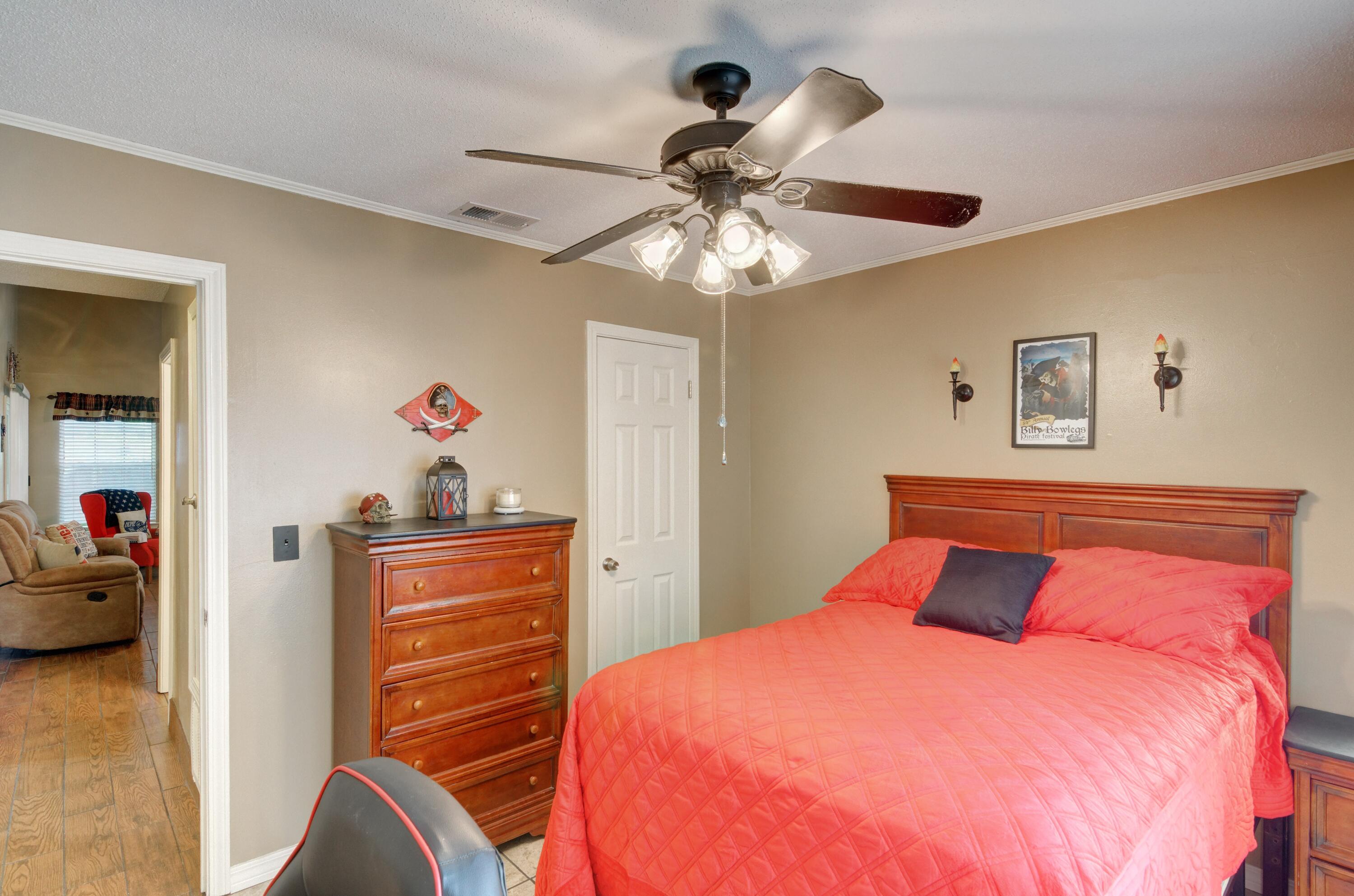 SADDLE CREEK - Residential