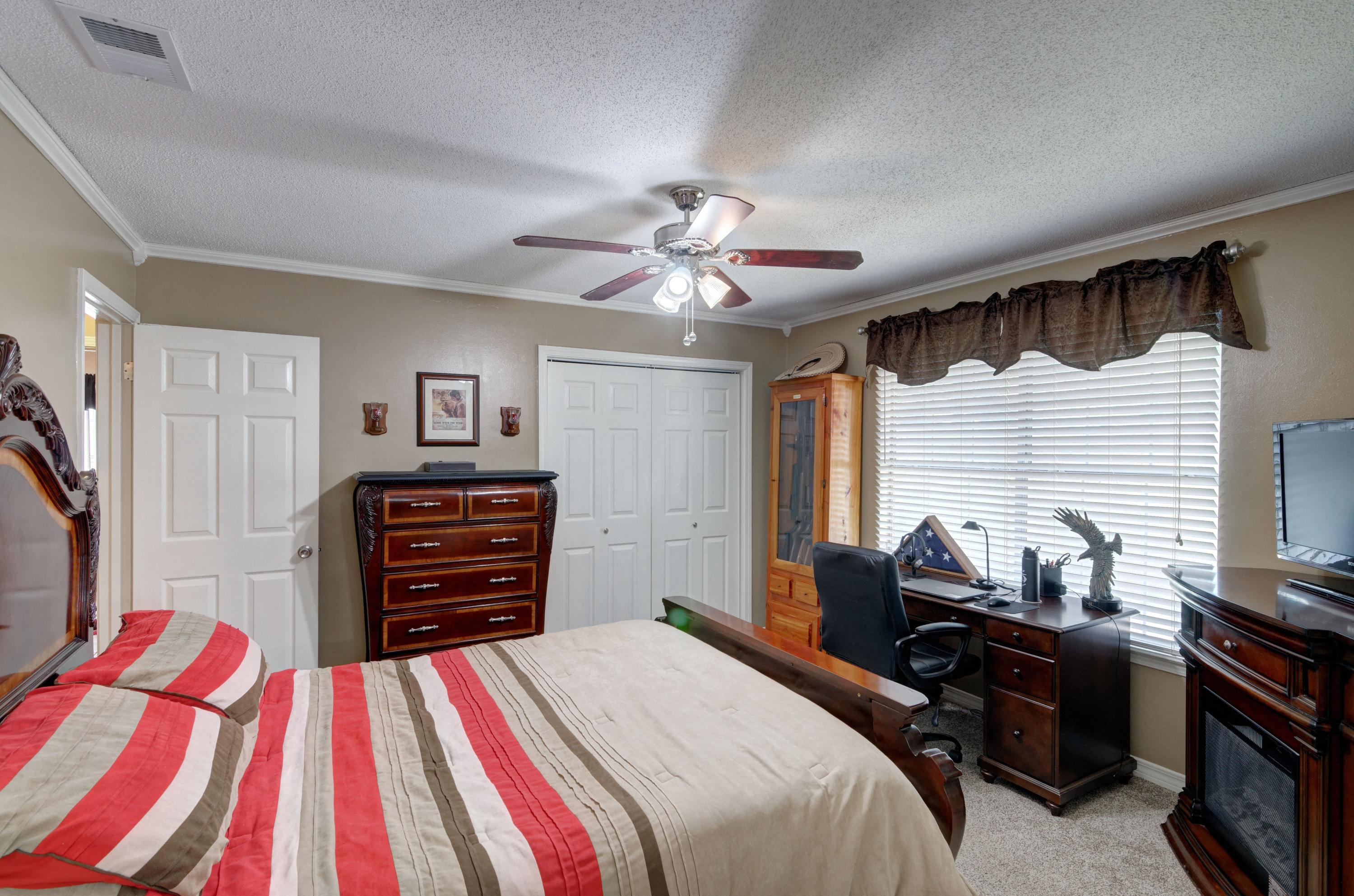 SADDLE CREEK - Residential