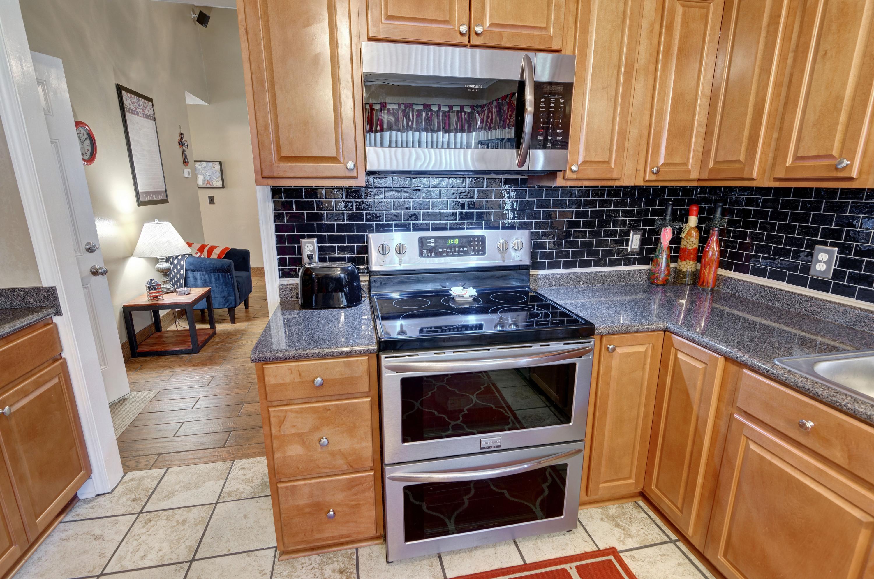 SADDLE CREEK - Residential
