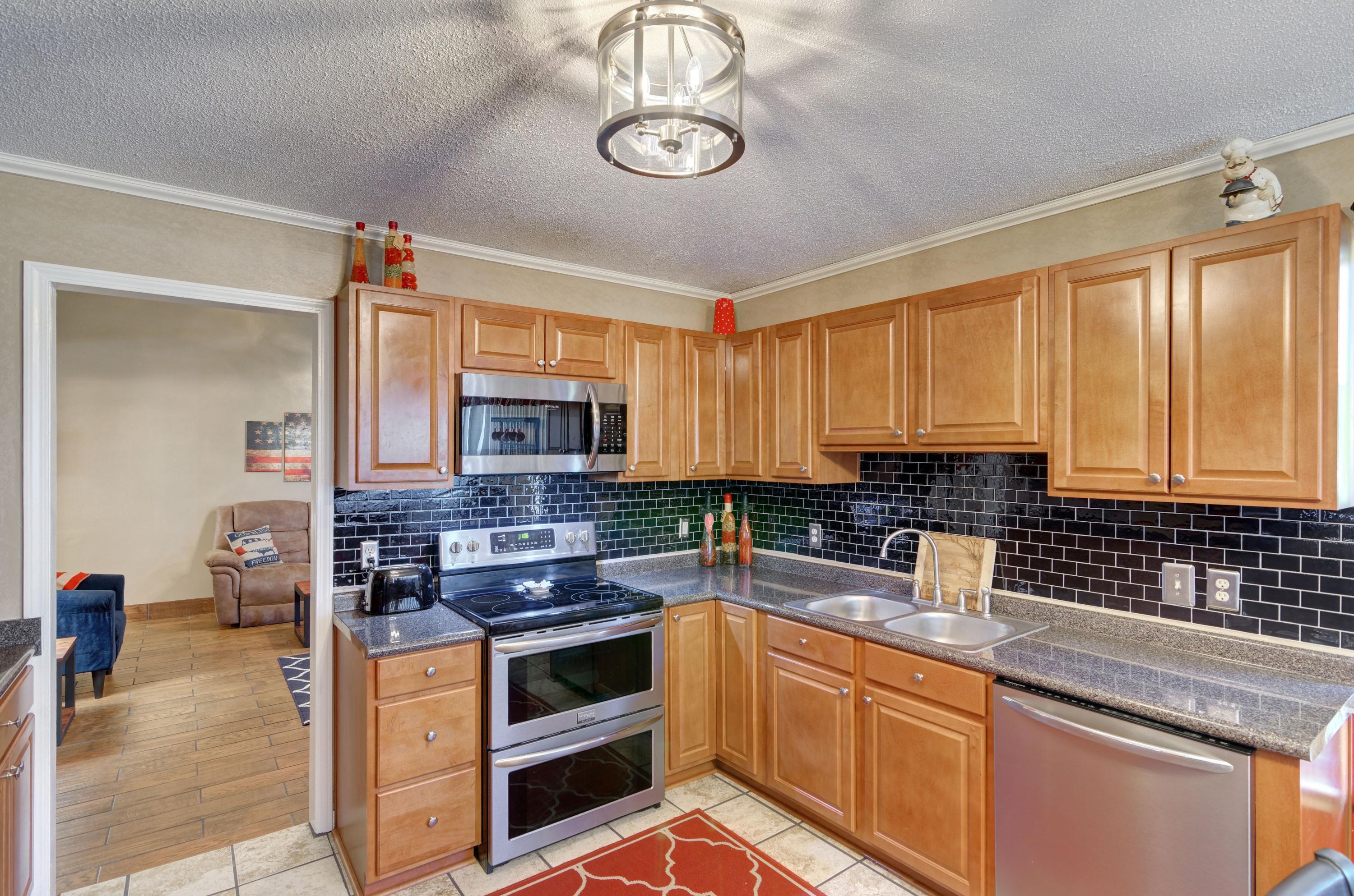 SADDLE CREEK - Residential