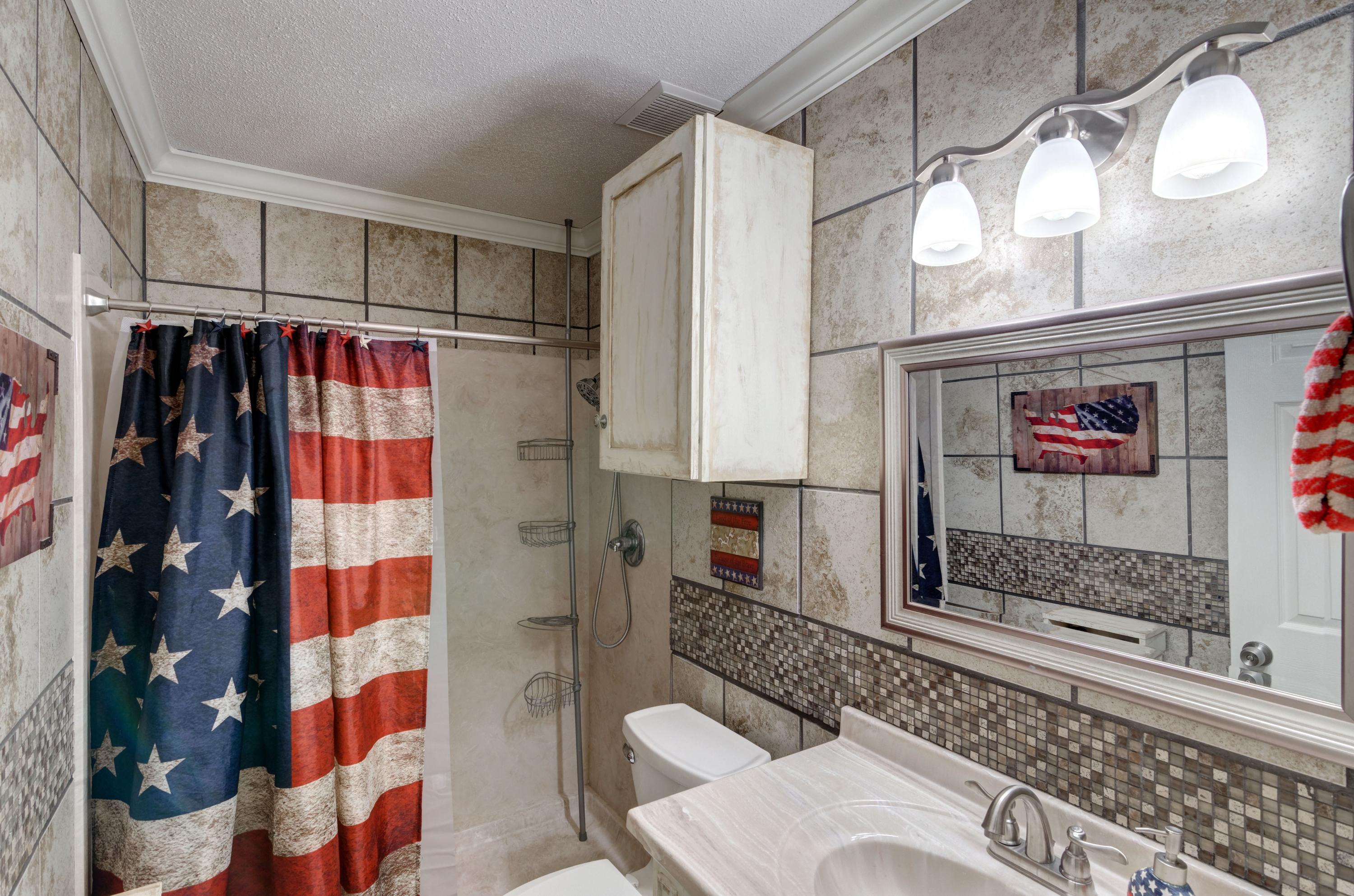SADDLE CREEK - Residential