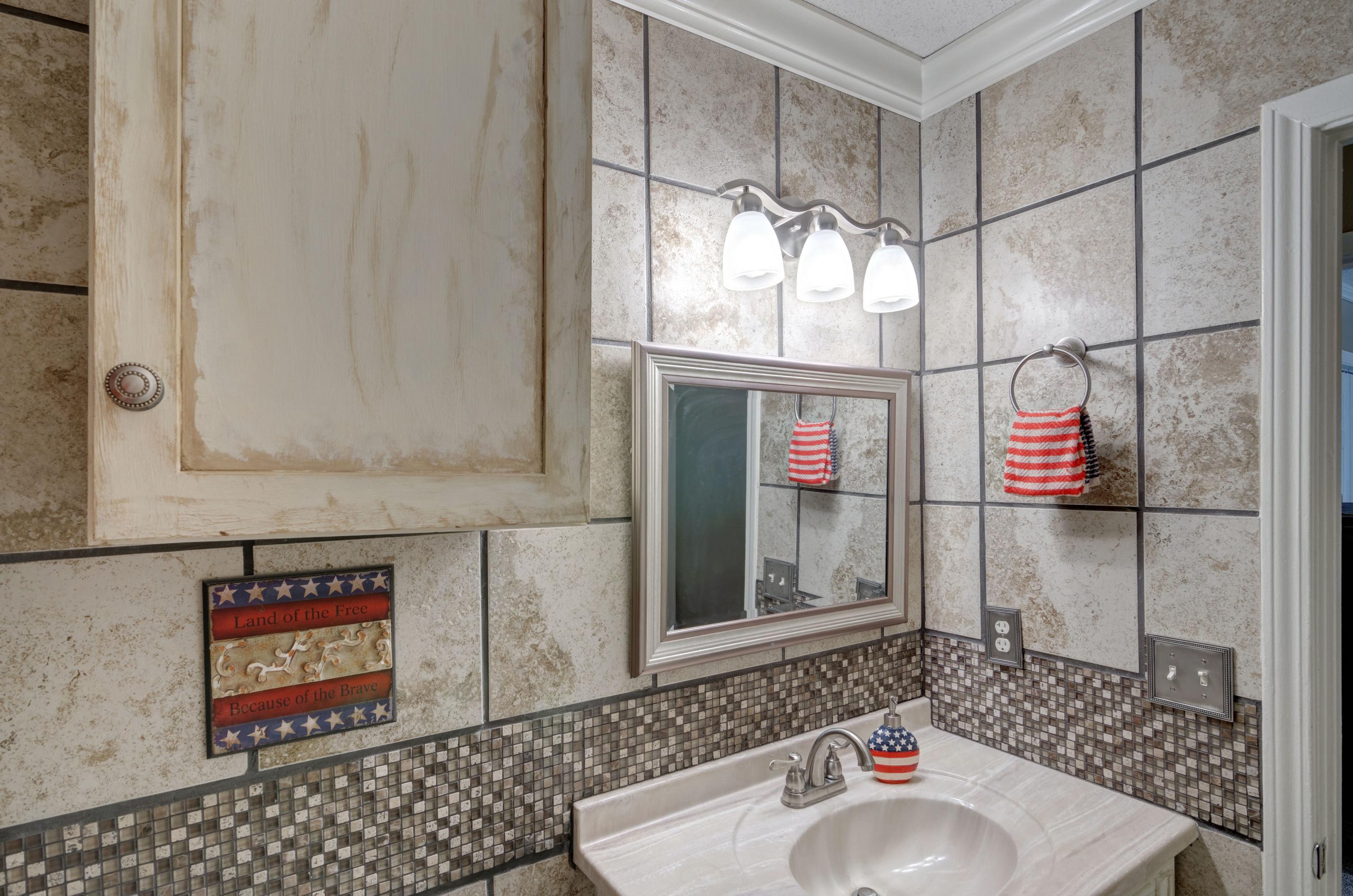 SADDLE CREEK - Residential