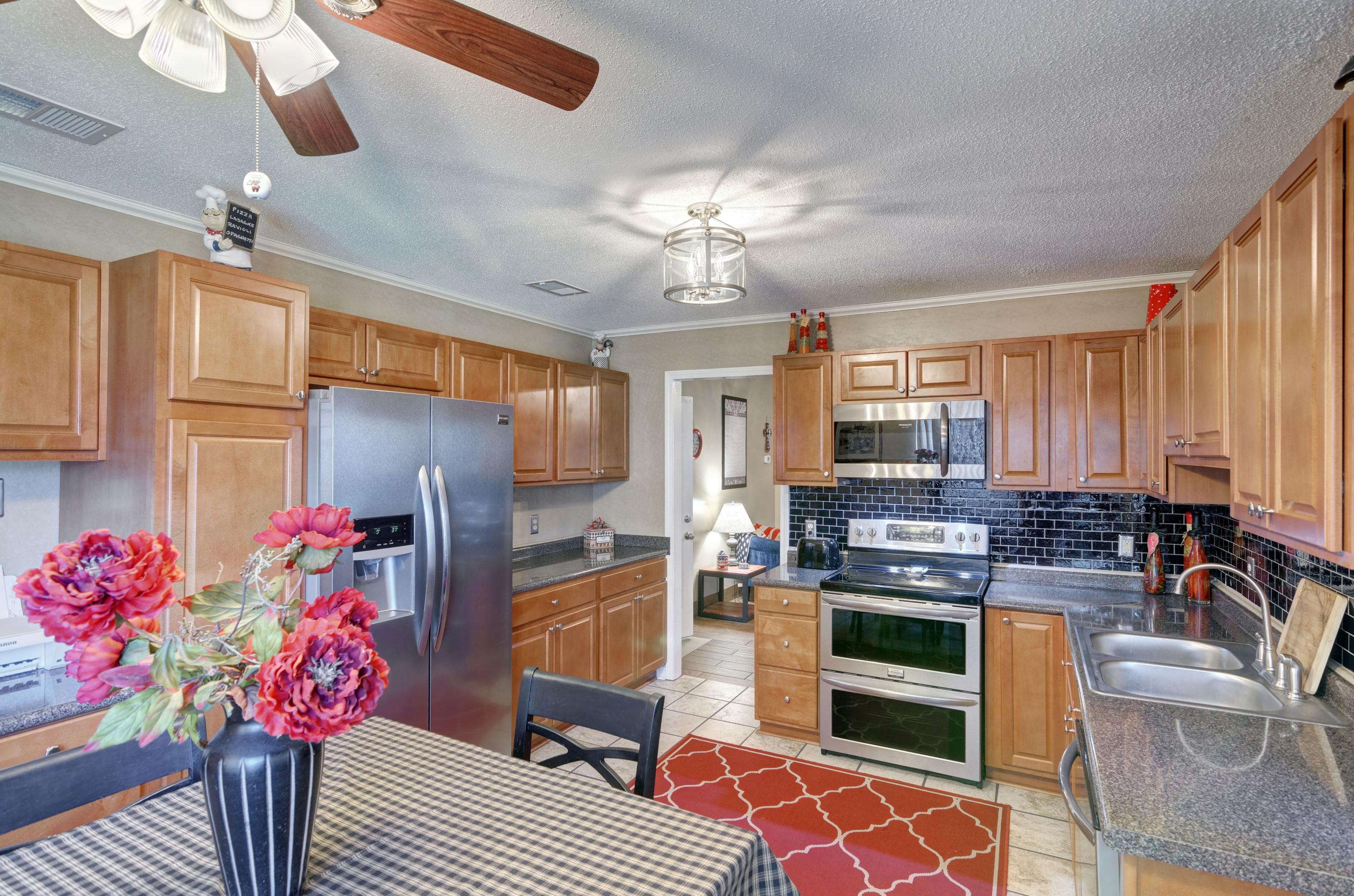 SADDLE CREEK - Residential