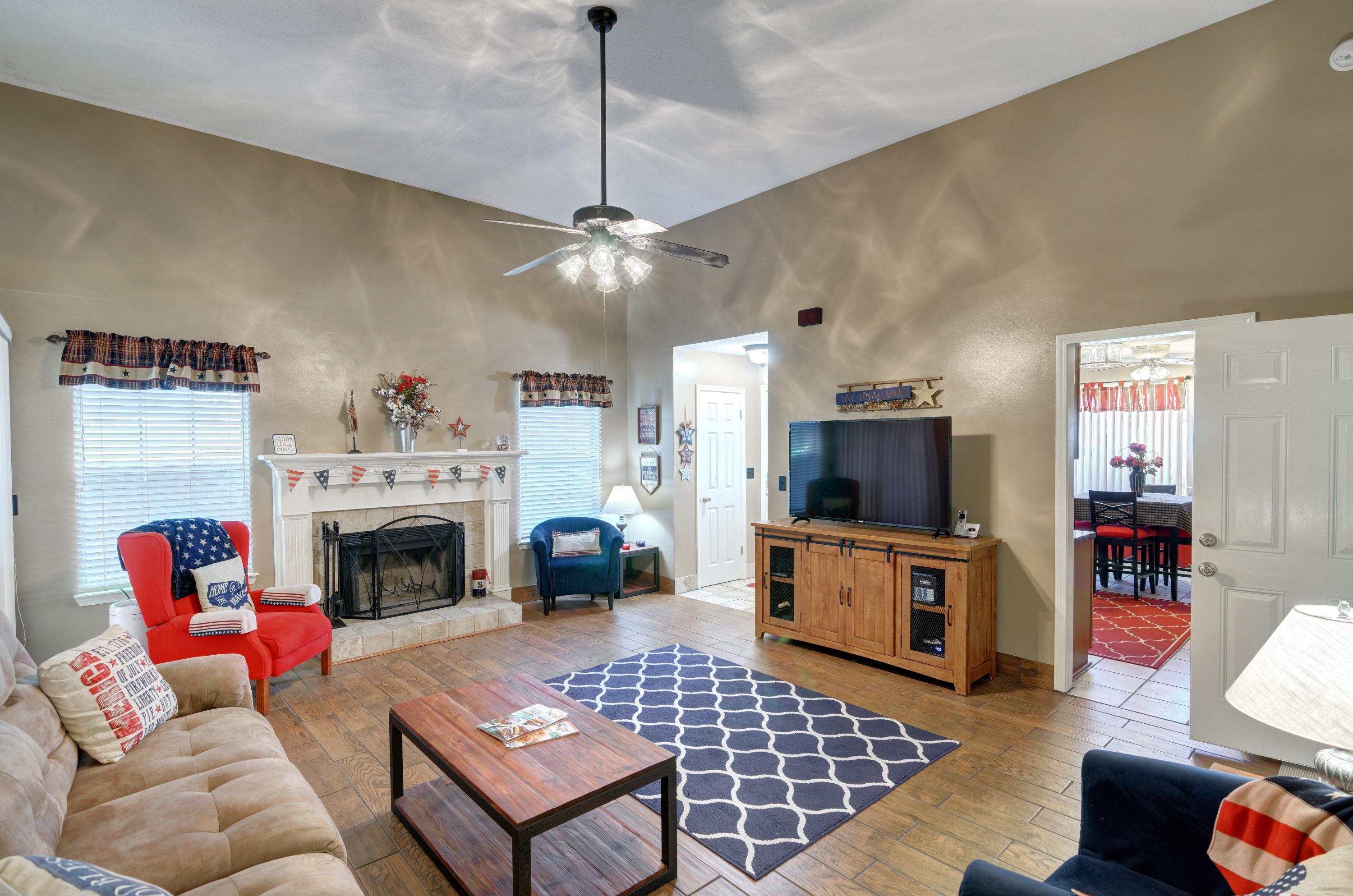 SADDLE CREEK - Residential