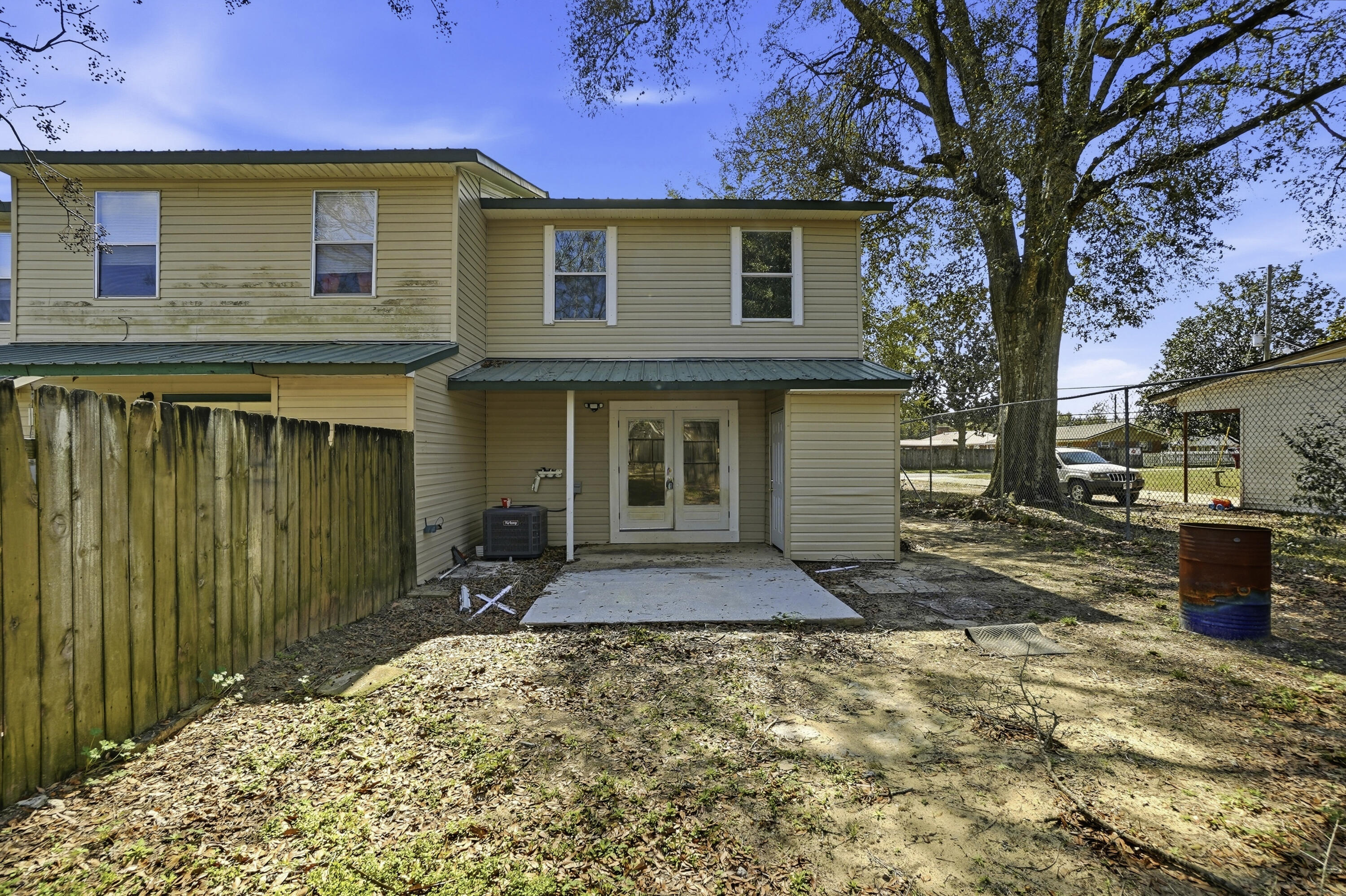 PEPPERTREE T/H - Residential