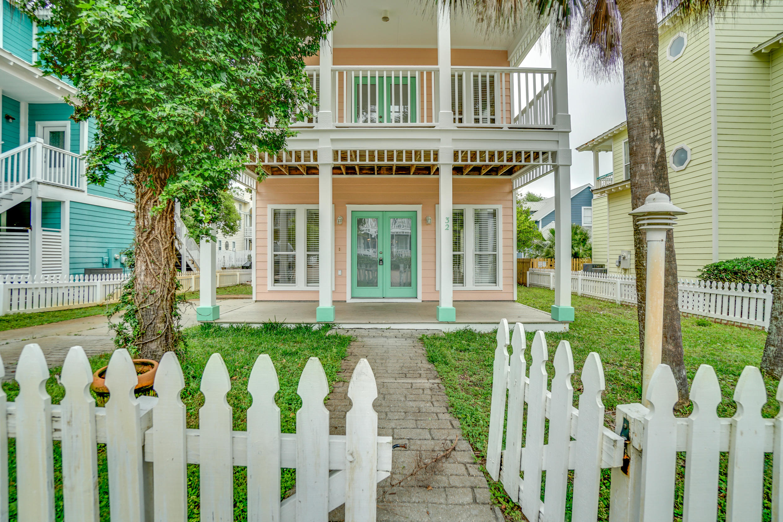 SUNRISE BEACH - Residential