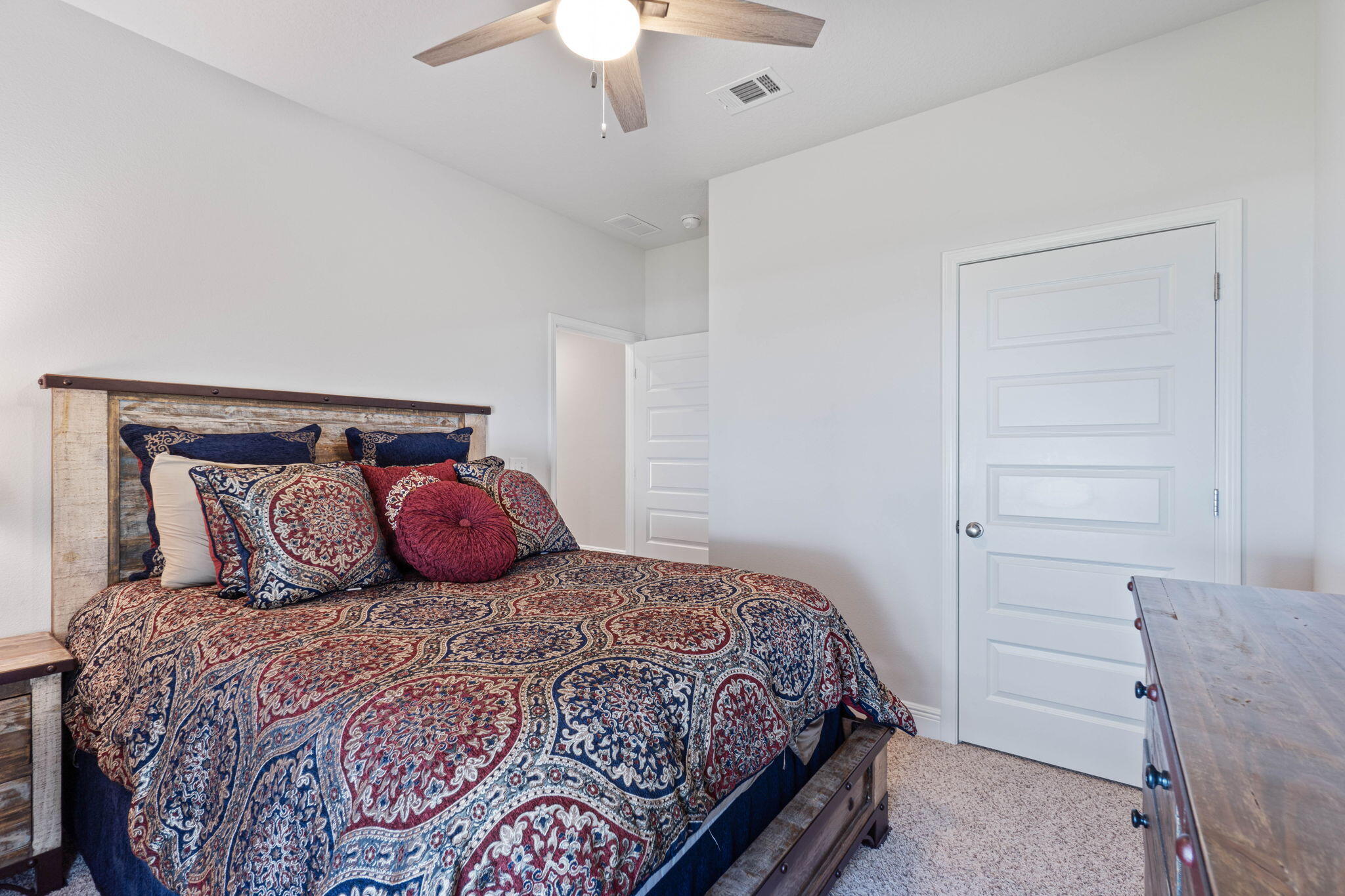 HERITAGE OAKS - Residential